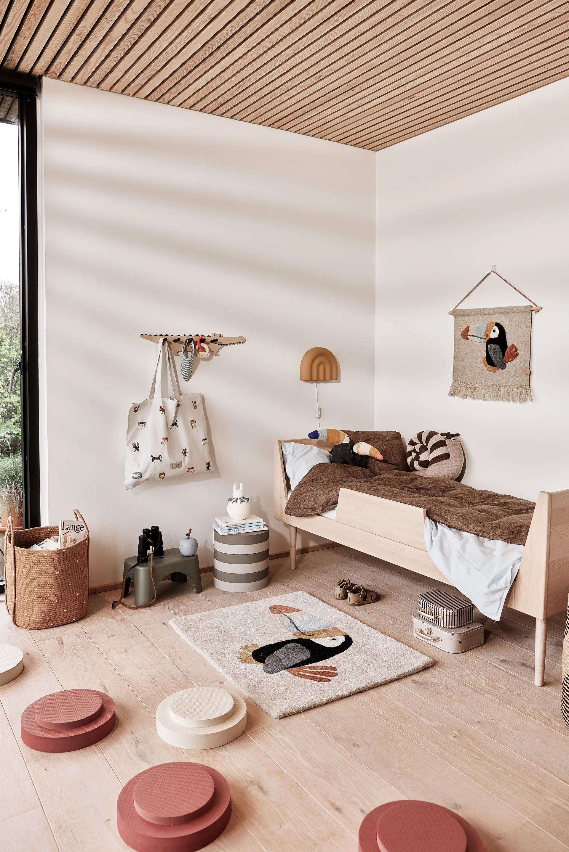 Taboret Iro, Vanilla-nutmeg OYOY