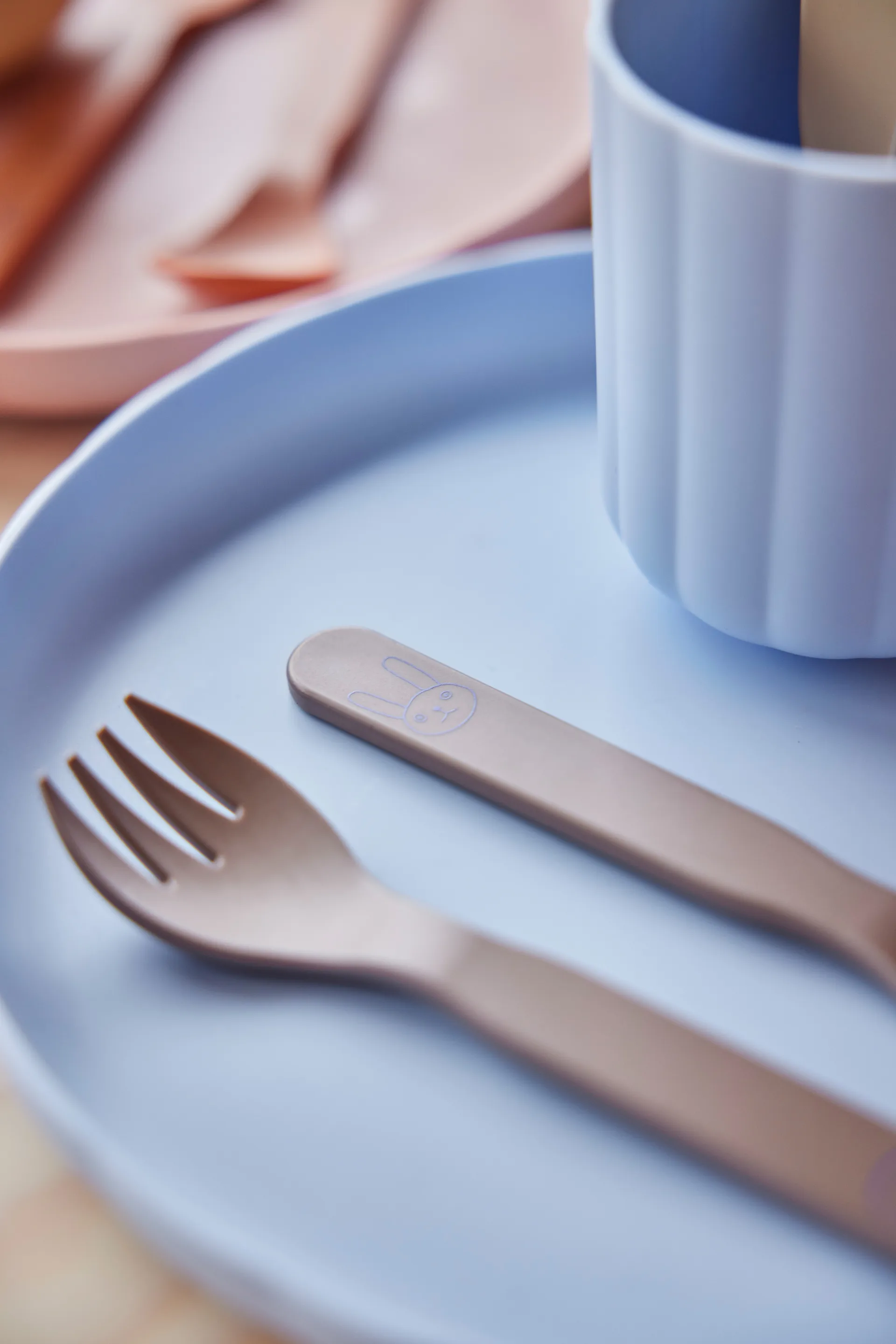 Zestaw Pullo talerz & miska, 2 części, Caramel-ice blue OYOY