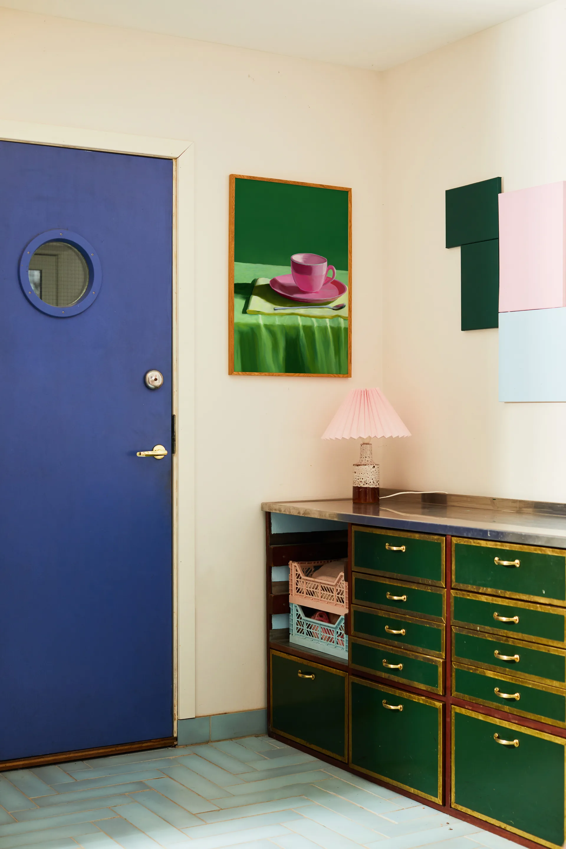 Plakat Still Here, 50x70 cm Paper Collective