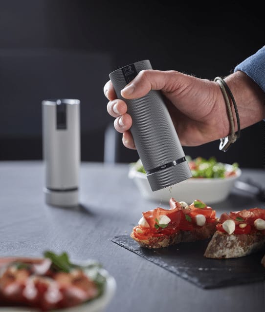 Młynek do soli i pieprzu Line Z DUO Electric 2 części, Aluminium-carbon Peugeot