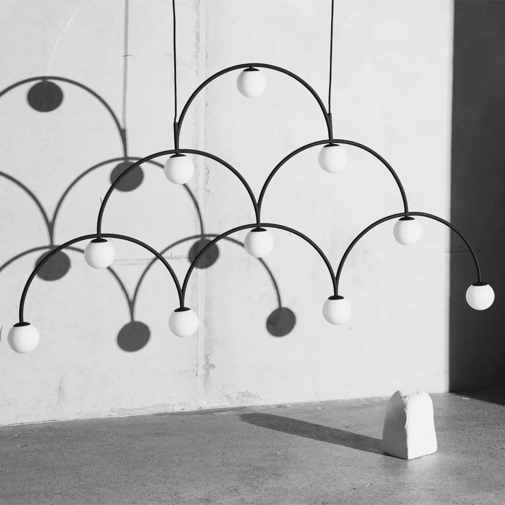 Bounce 169 lampa wisząca, szkło czarne, opalowe Pholc