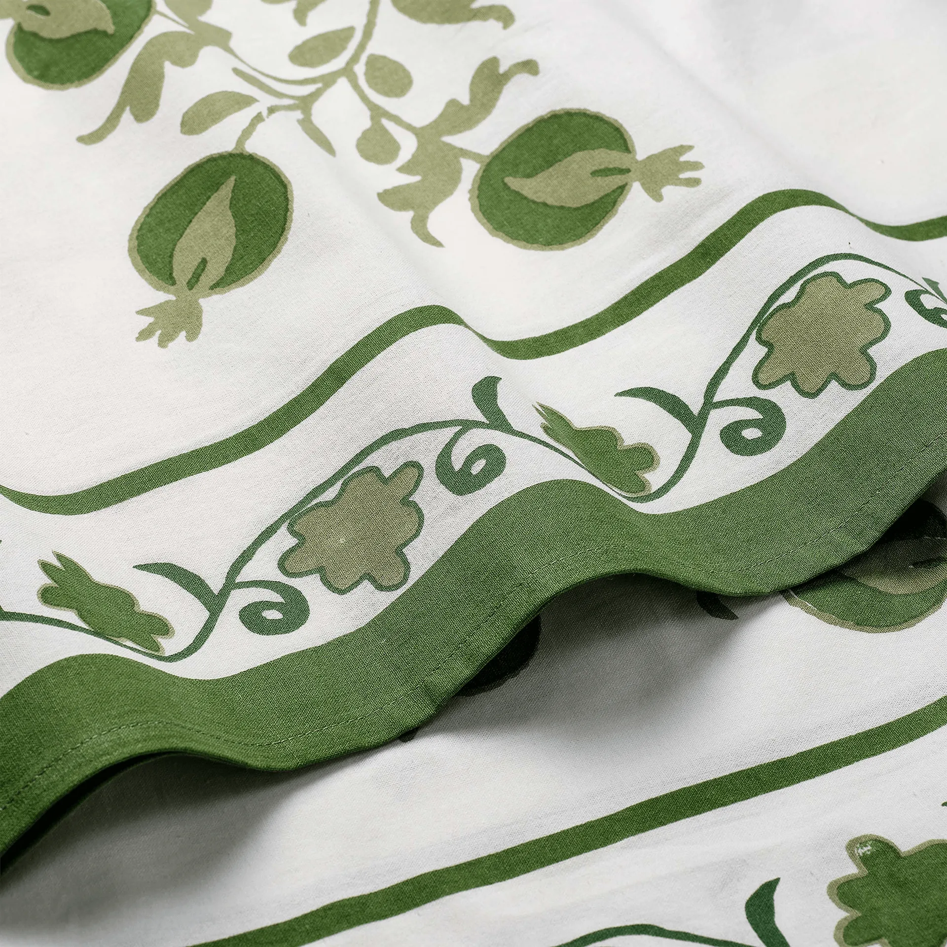 Suzani obrus, Green, 350x150 cm Pick a Poppy