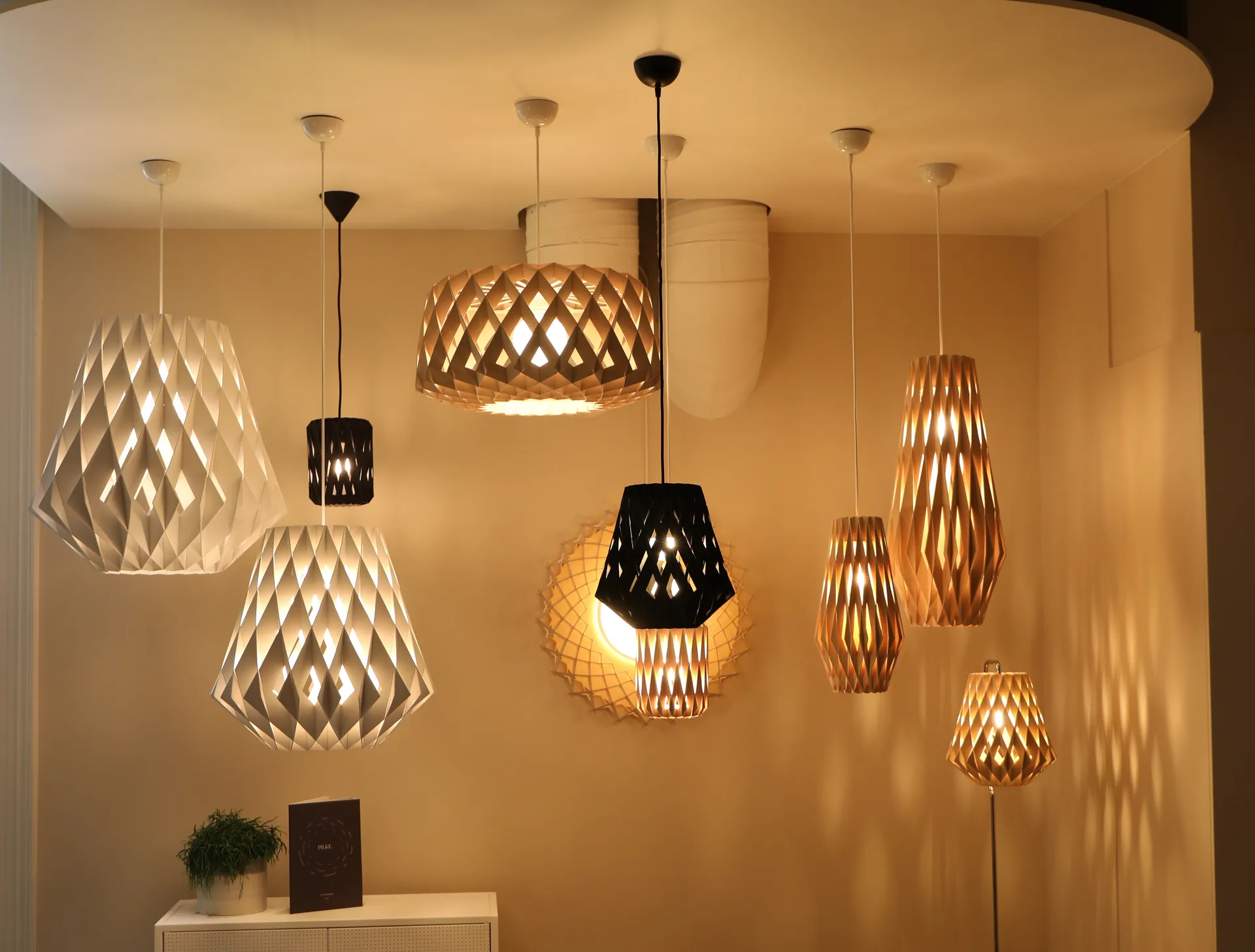 Lampa wisząca Pilke Signature Ø50 cm, Biały Pilke