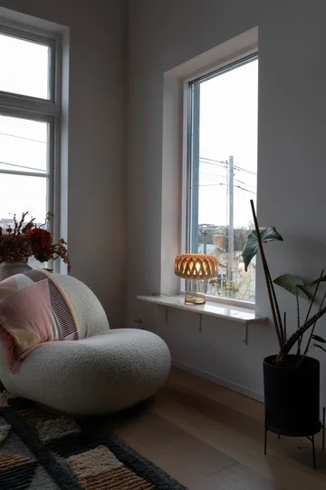 Signature 25 lampa stołowa - Amber-brzoza, Ø28×34 cm - Pilke