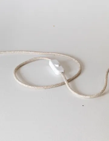 Signature 35 lampa stołowa - Amber-brzoza, Ø36,5×53 cm - Pilke