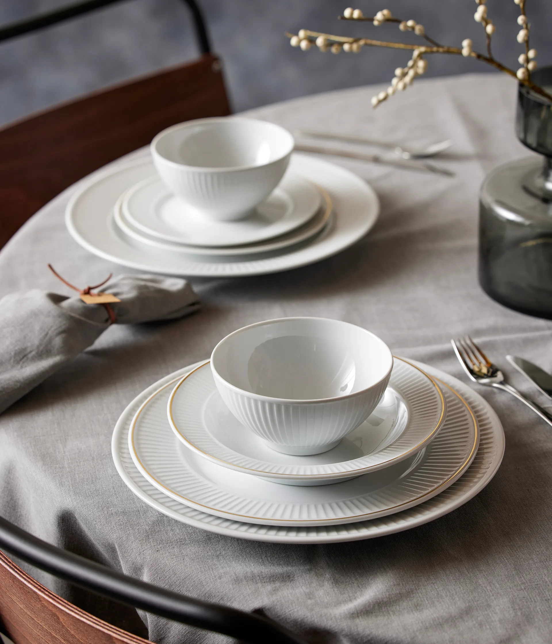 Talerz Plissé ze złotym kantem Ø28 cm, Biały Pillivuyt