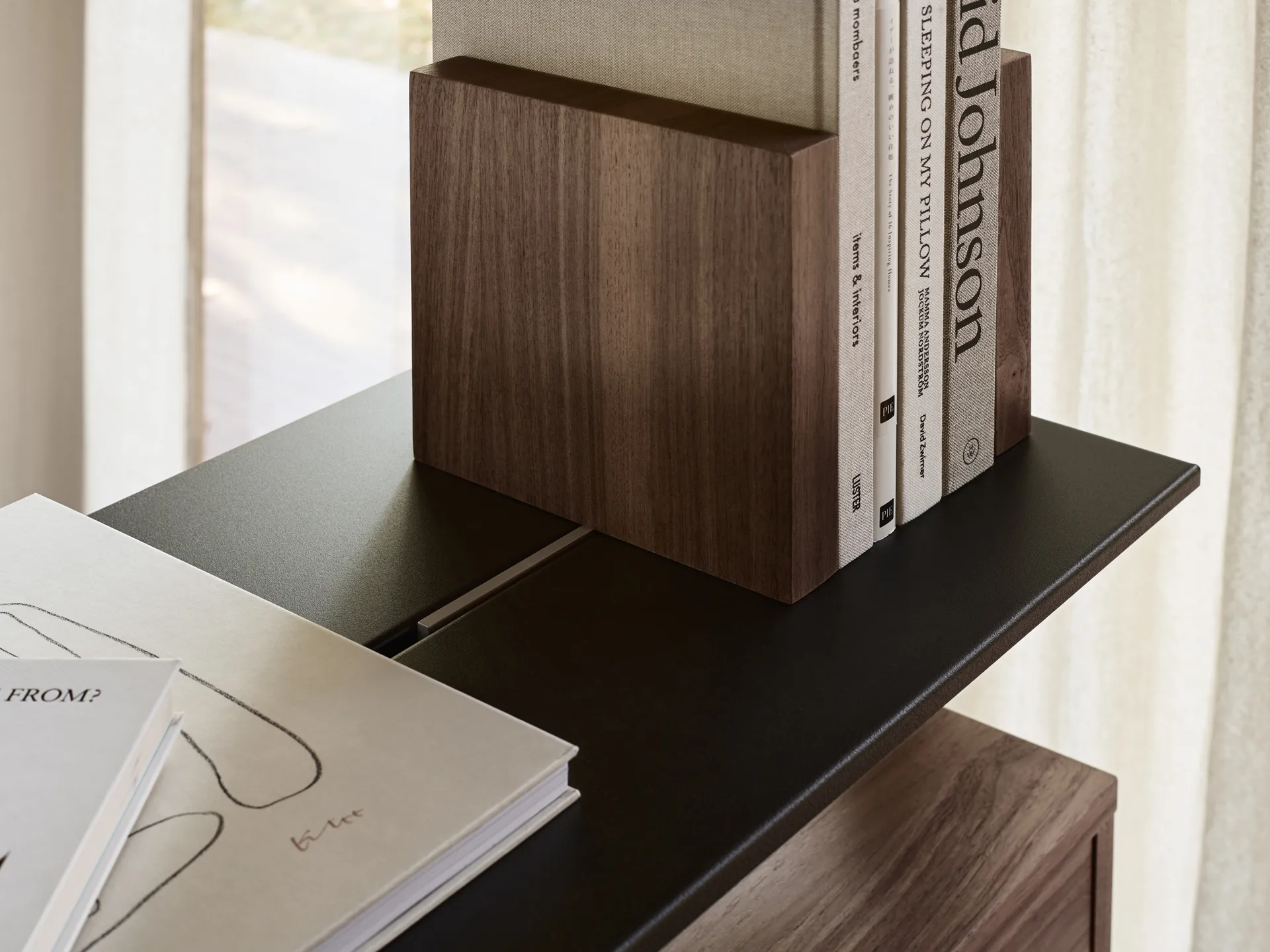 System półek Pira G2 F C A Black/Walnut 248-255 cm,  Pira