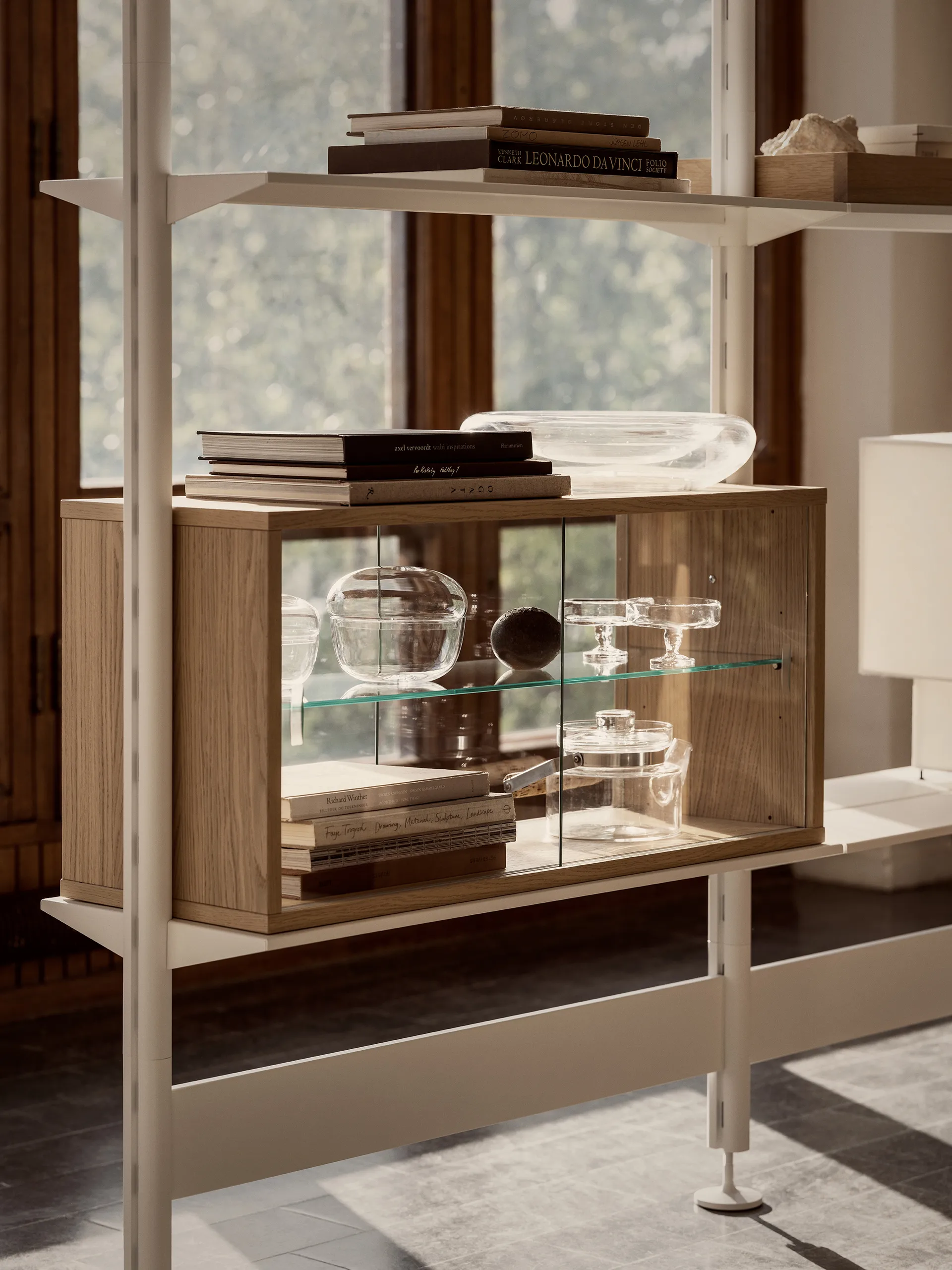 Witryna Pira, Dąb wybielany – szkło przejrzyste, 70x31 cm, tył szklany Pira