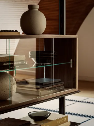 Witryna Pira - Orzech włoski – szkło przejrzyste, 90x31 cm, 4 drzwi - Pira