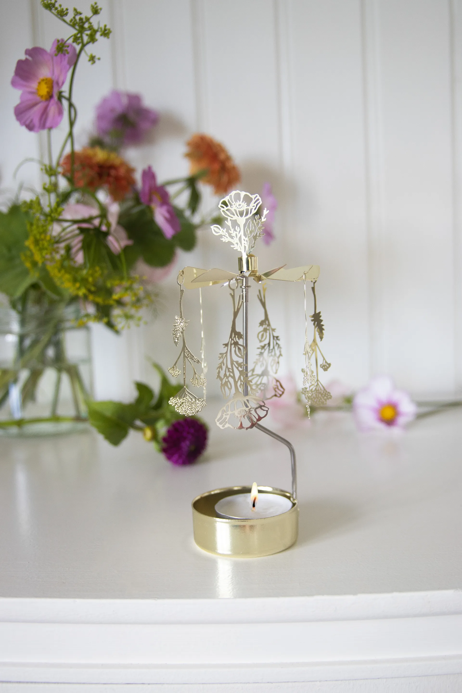 Piramida bożonarodzeniowa flora, Złoto Pluto Design