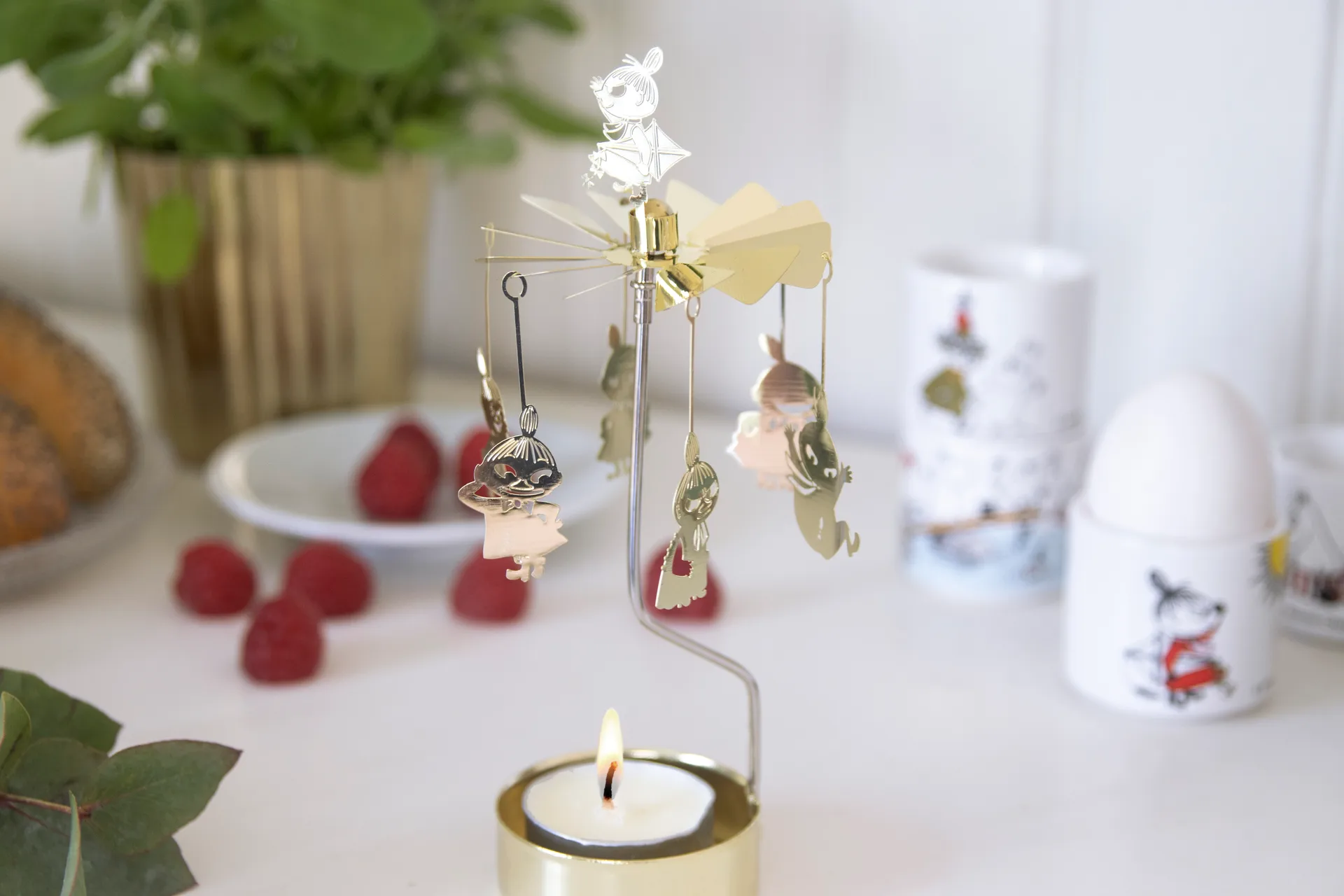 Świecznik karuzela Mała Mi, Złoty Pluto Design