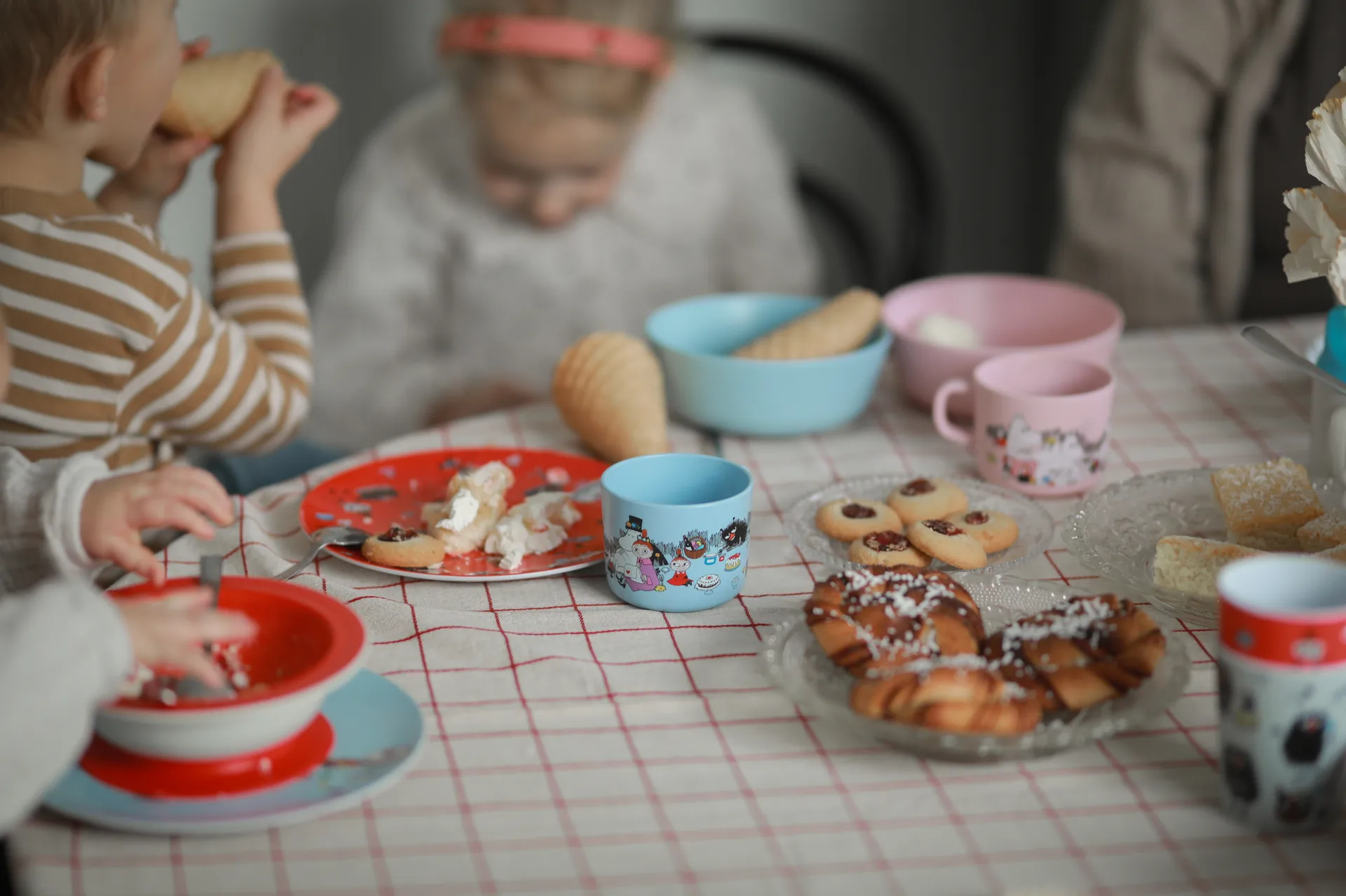 Mumin Picknick kubek 25 cl, Jasnoniebieski Rätt Start