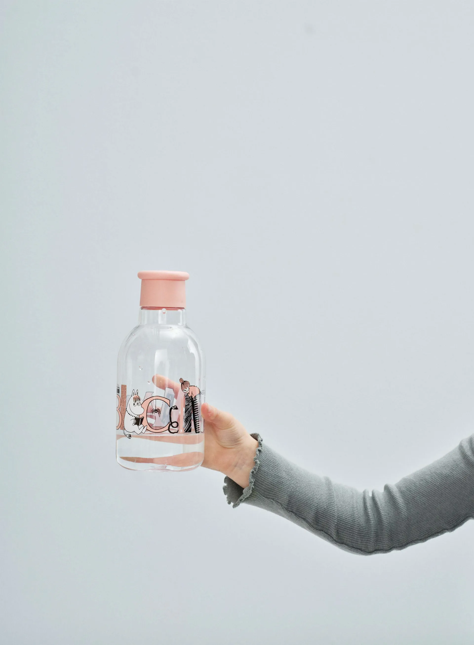 DRINK-IT Moomin ABC butelka na wodę 0,5 litra, Łosoś RIG-TIG
