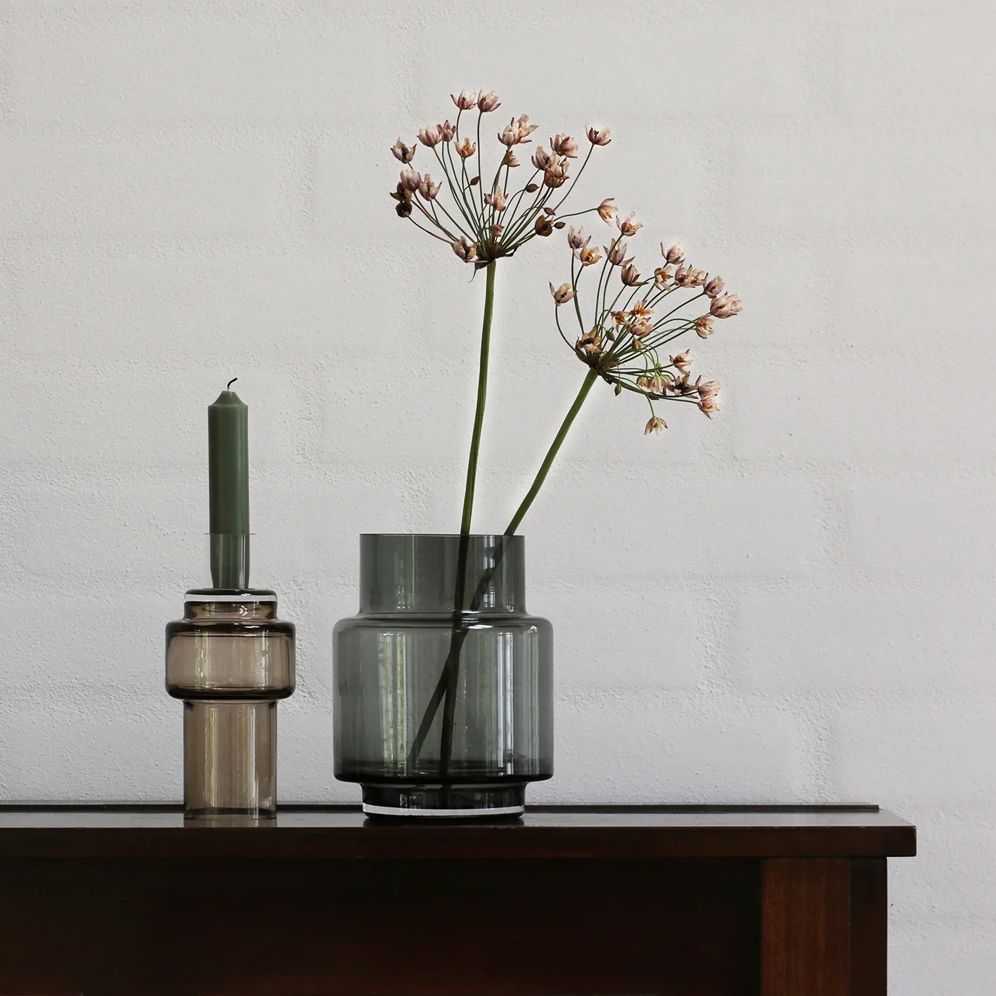 
Hurricane no. 53, Smoked grey Ro Collection