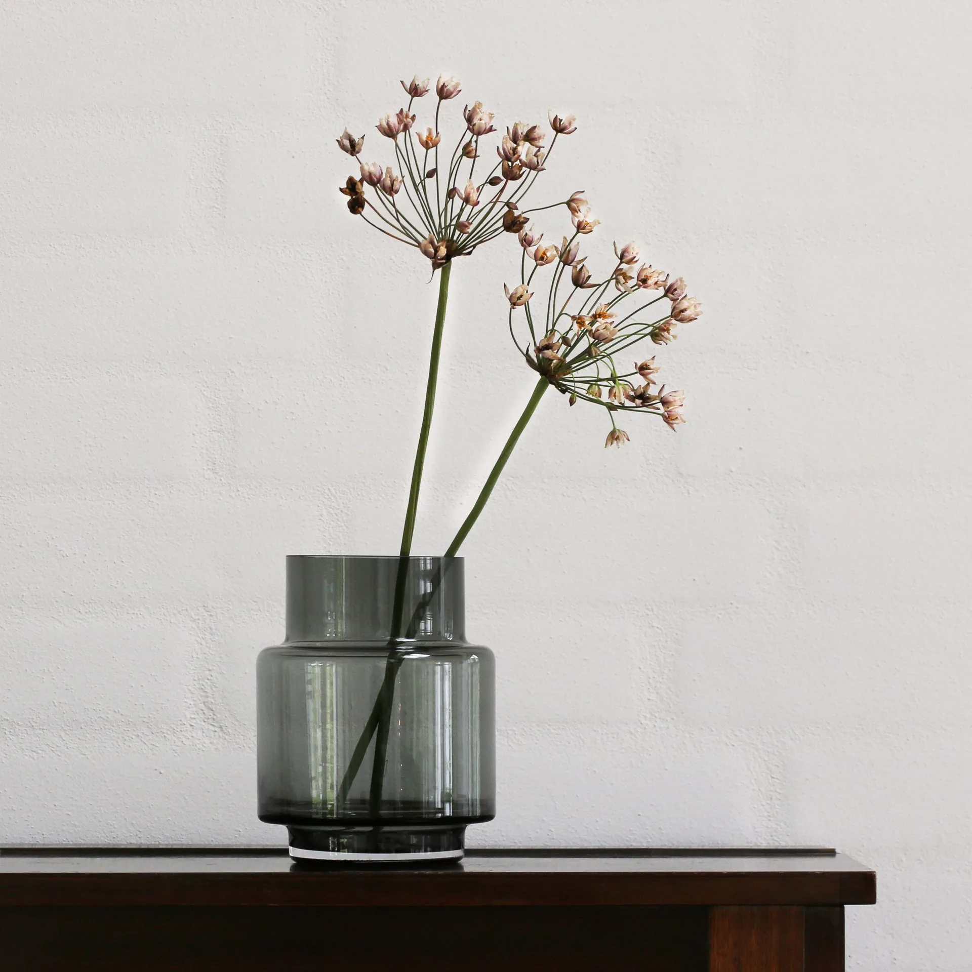 
Hurricane no. 53, Smoked grey Ro Collection