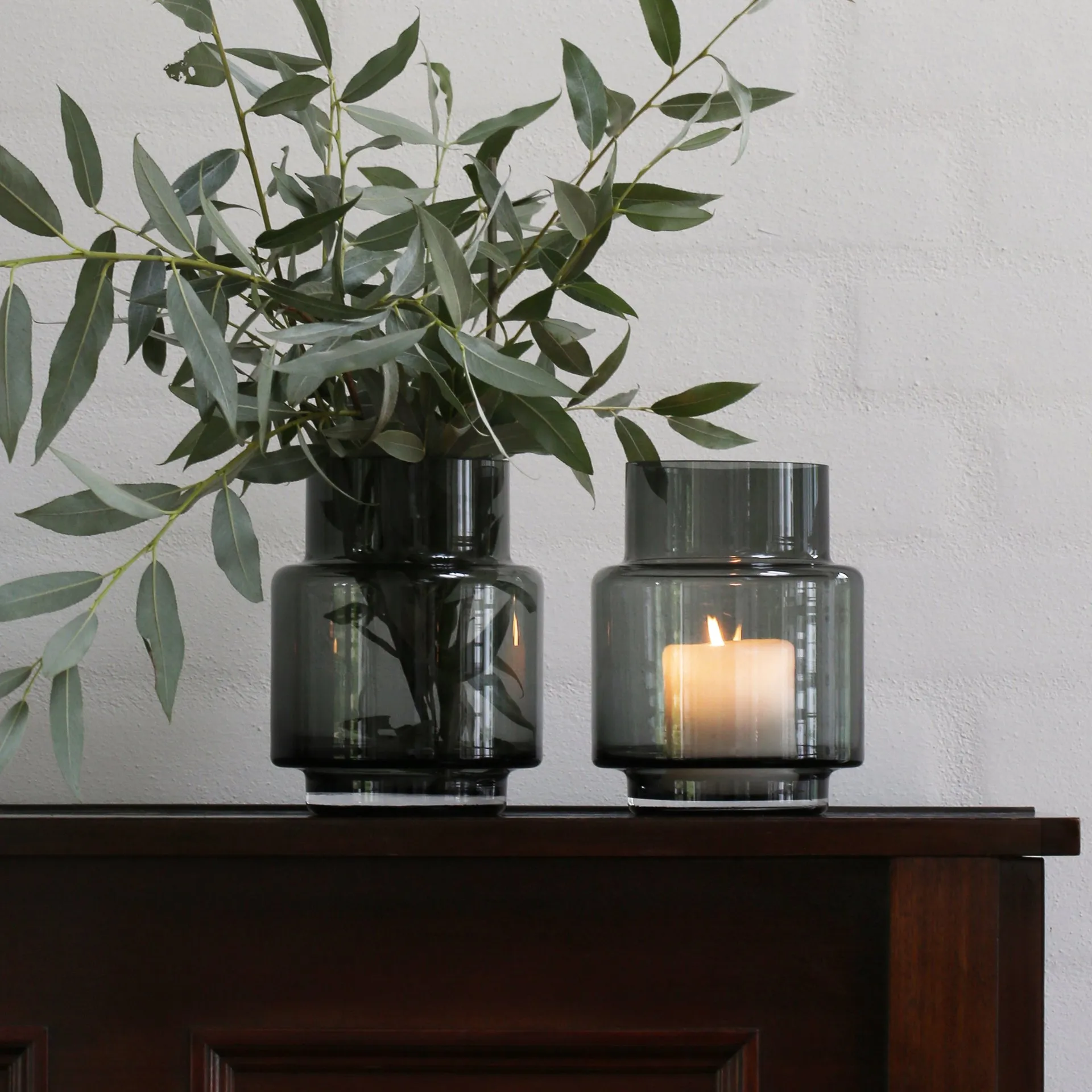 
Hurricane no. 53, Smoked grey Ro Collection