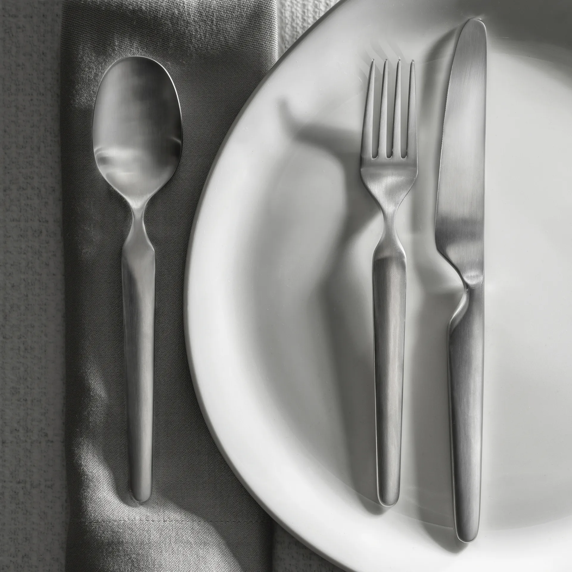 Zestaw sztućców Bergen matowy, 42 części Robert Welch