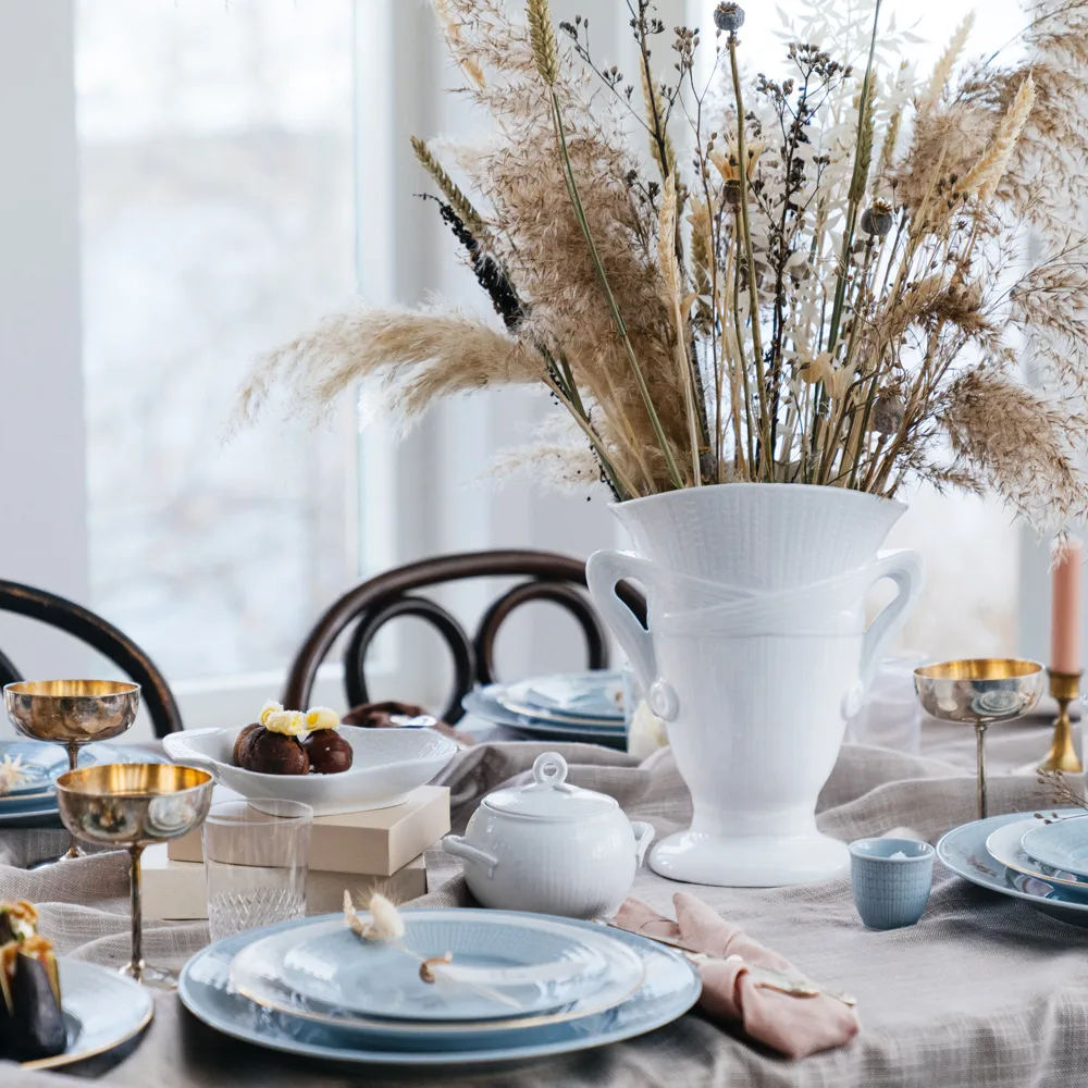 Miska Swedish Grace z pokrywką 40 cl, Śnieg (biały) Rörstrand