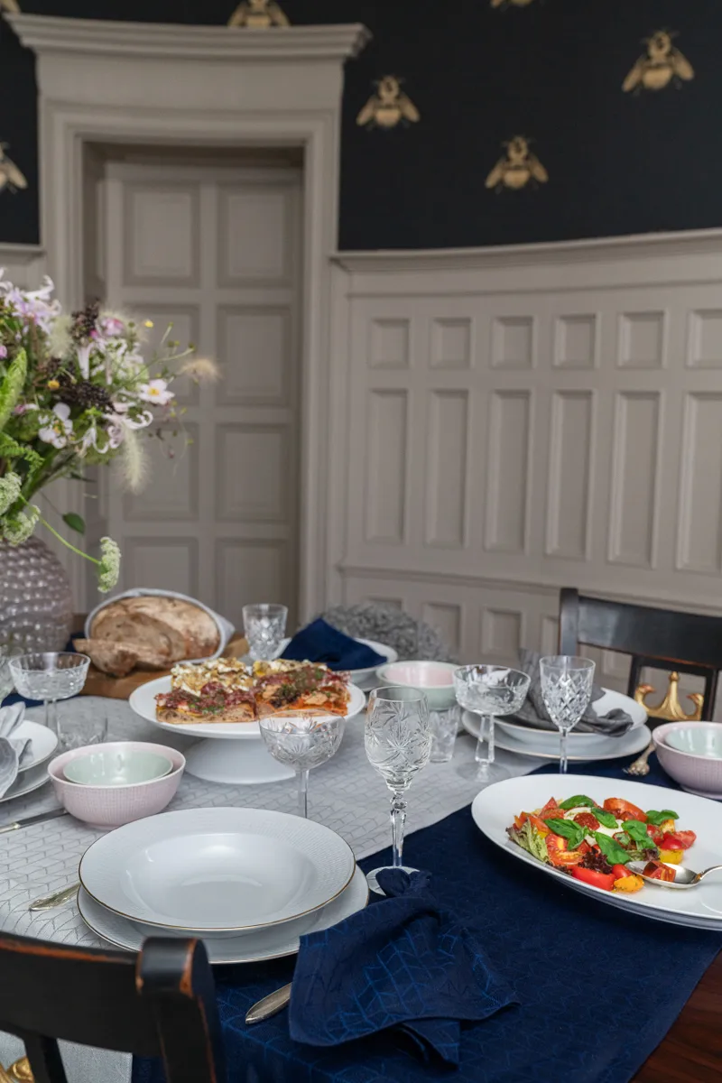 Patera na ciasto Swedish Grace 31 cm, Śnieg (biały) Rörstrand