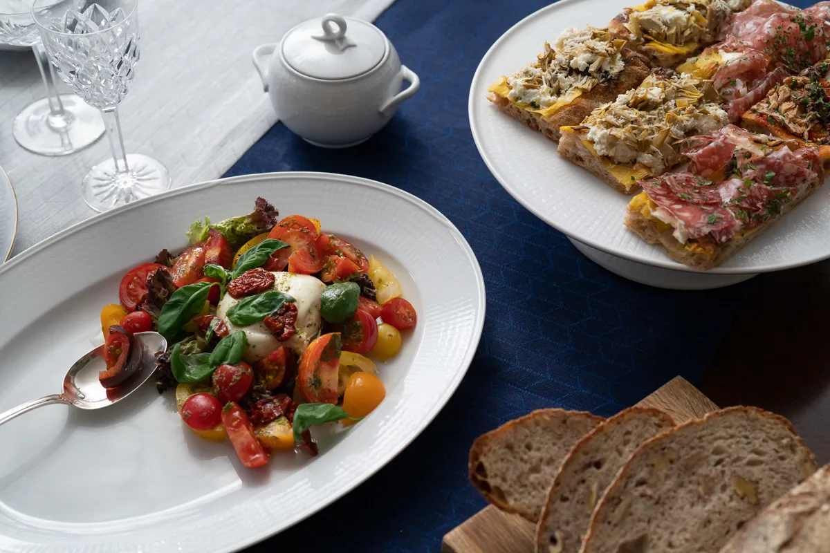 Patera na ciasto Swedish Grace 31 cm, Śnieg (biały) Rörstrand