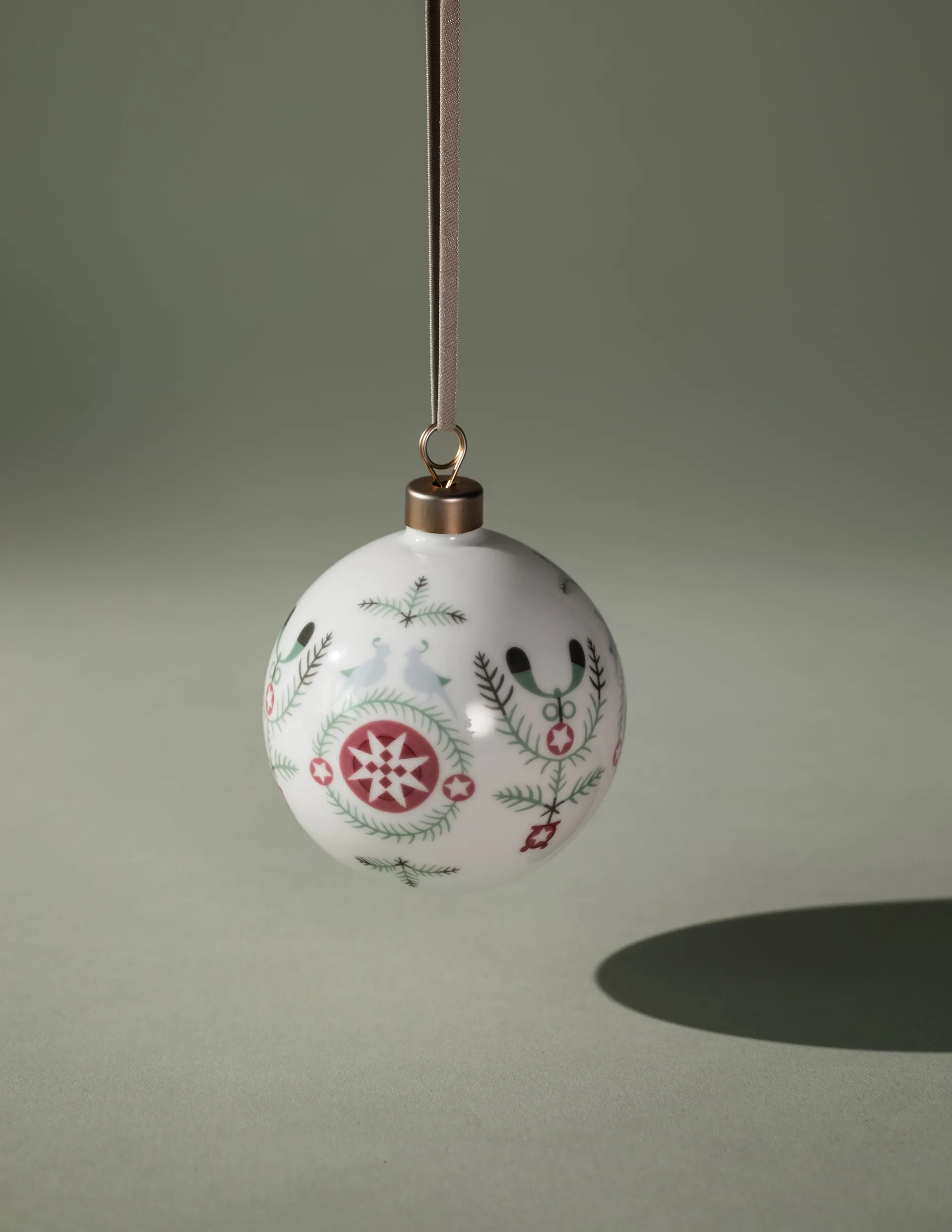 Swedish Grace Winter bombka Ø8 cm, Biały
 Rörstrand