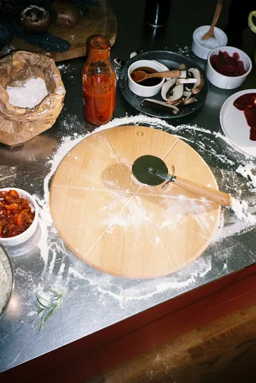 Deska do pizzy i nóż do pizzy Grand Cru - Bukowa, Ø35 cm - Rosendahl