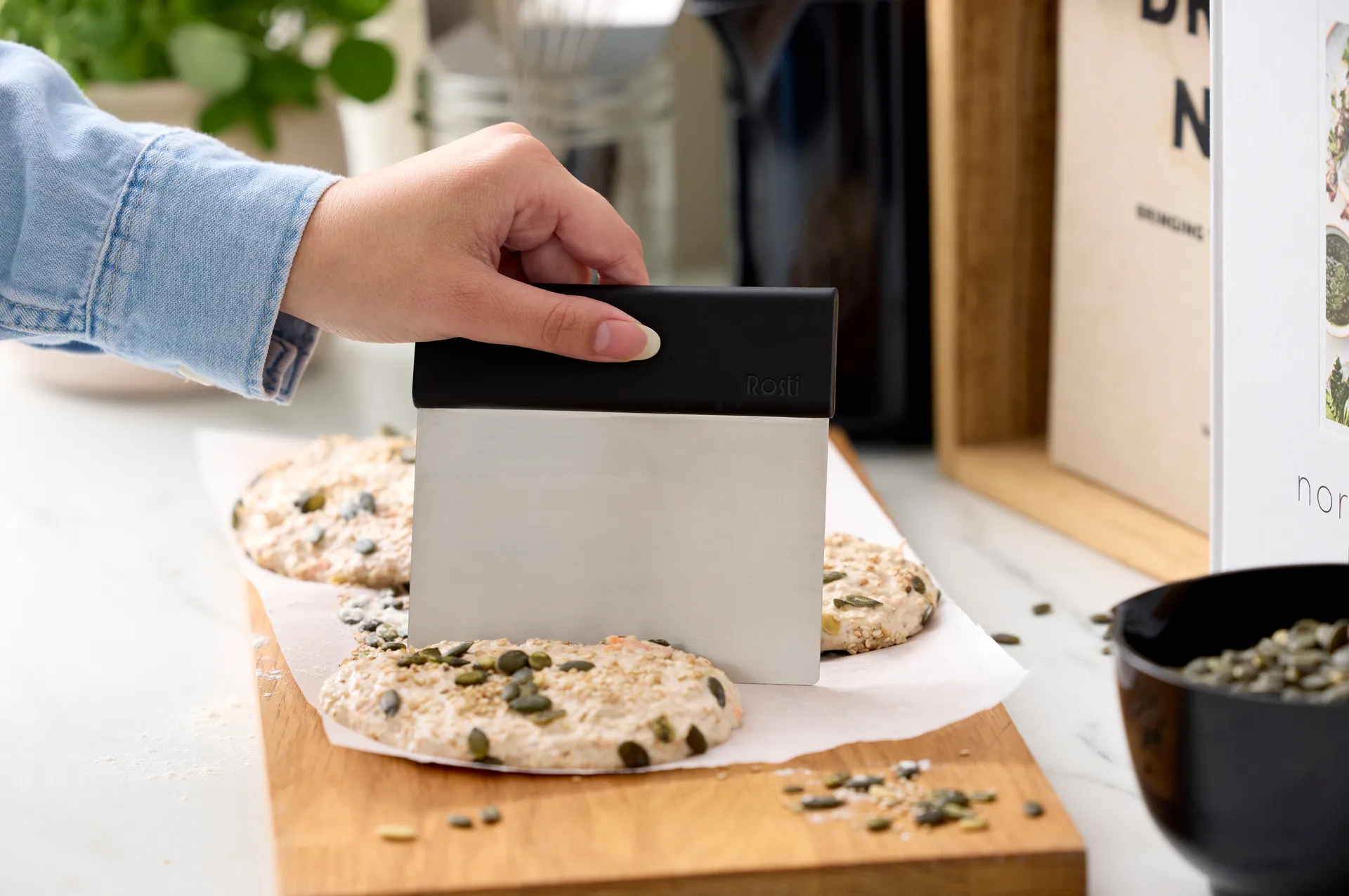 Emma krajalnica do ciasta, stalowa, Czarny Rosti