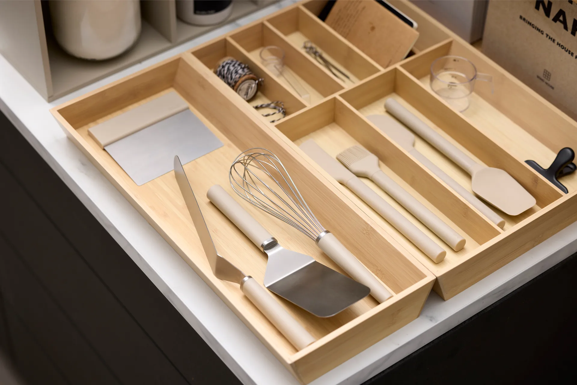 Emma krajalnica do ciasta, stalowa, Humus Rosti