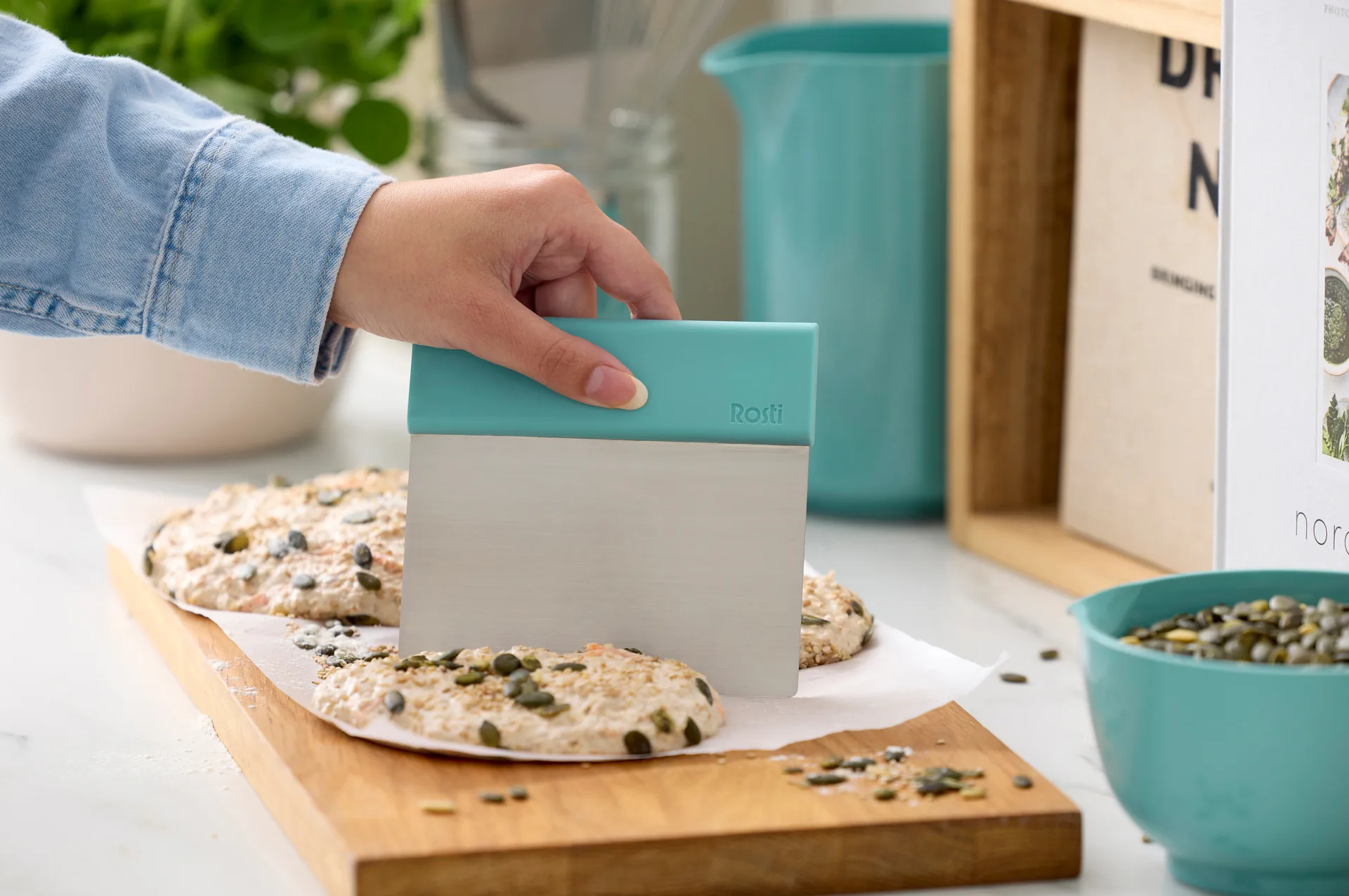 Emma krajalnica do ciasta, stalowa, Nordic green Rosti