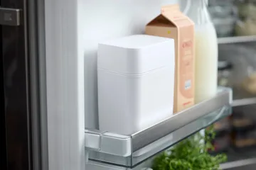 Pudełko na ser Classic z nożykiem do sera 16,5x10x19 cm - Biały - Rosti