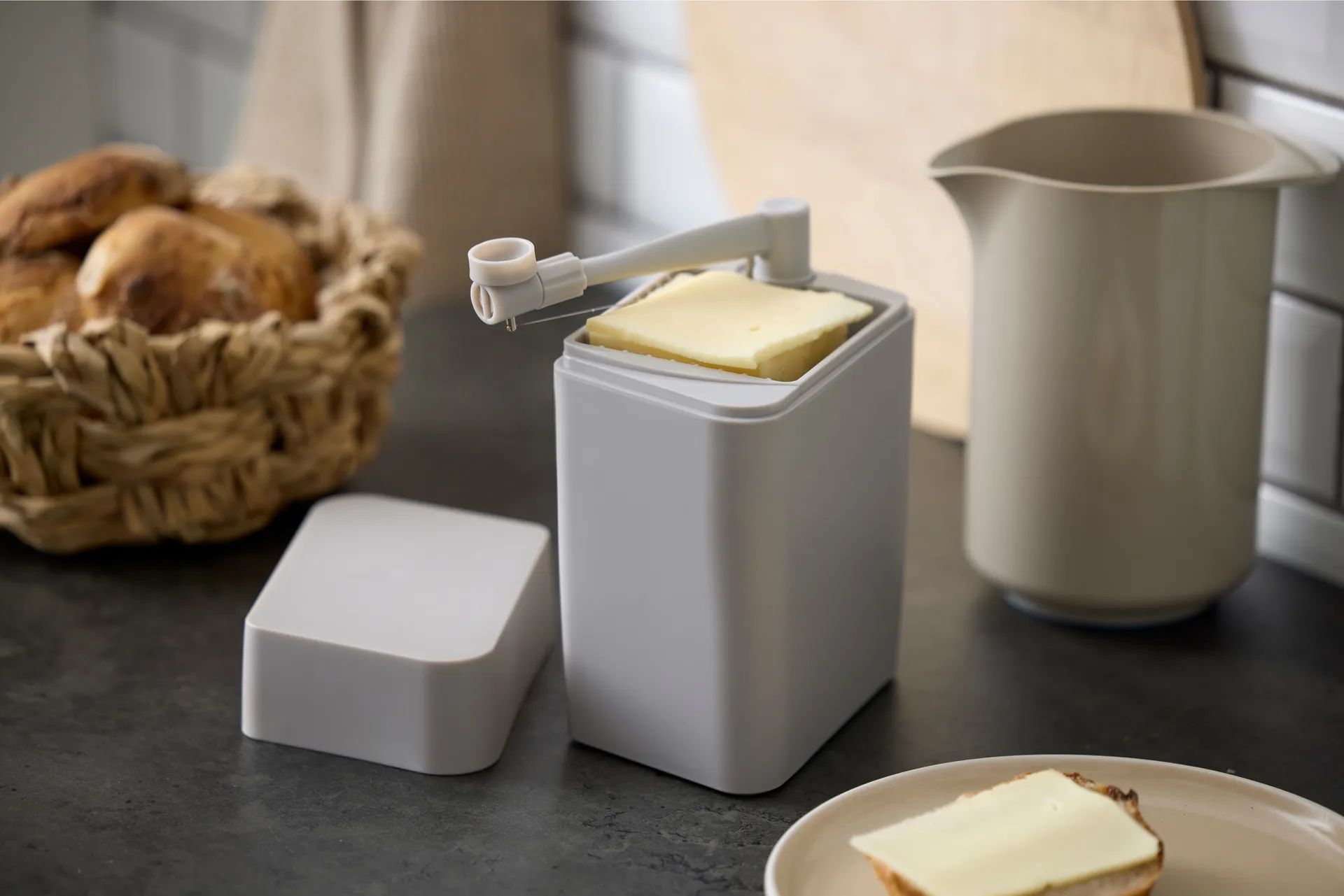 Pudełko na ser Classic z nożykiem do sera 16,5x10x19 cm, Humus Rosti