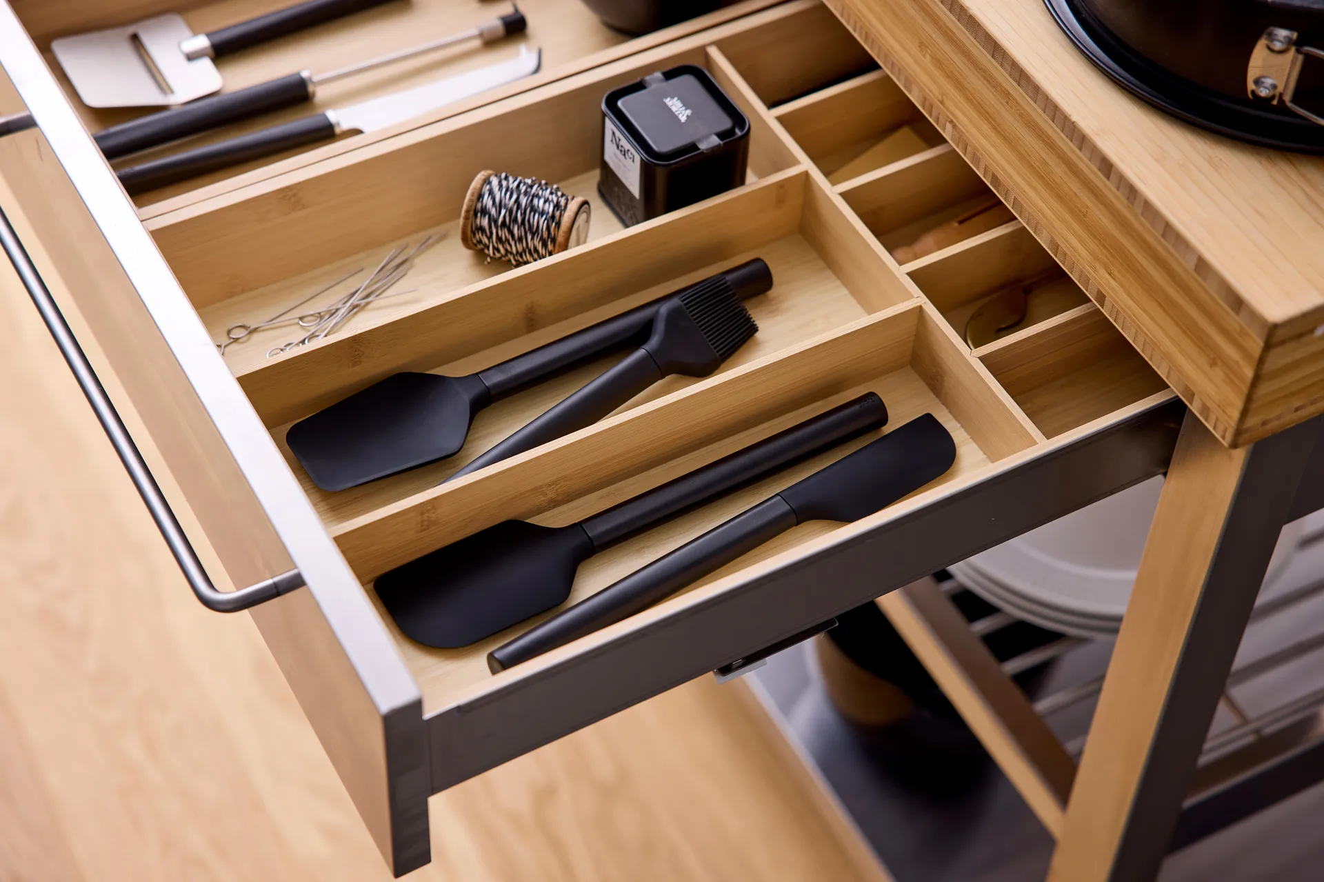 Wąska szpatułka Rosti Emma, Black Rosti