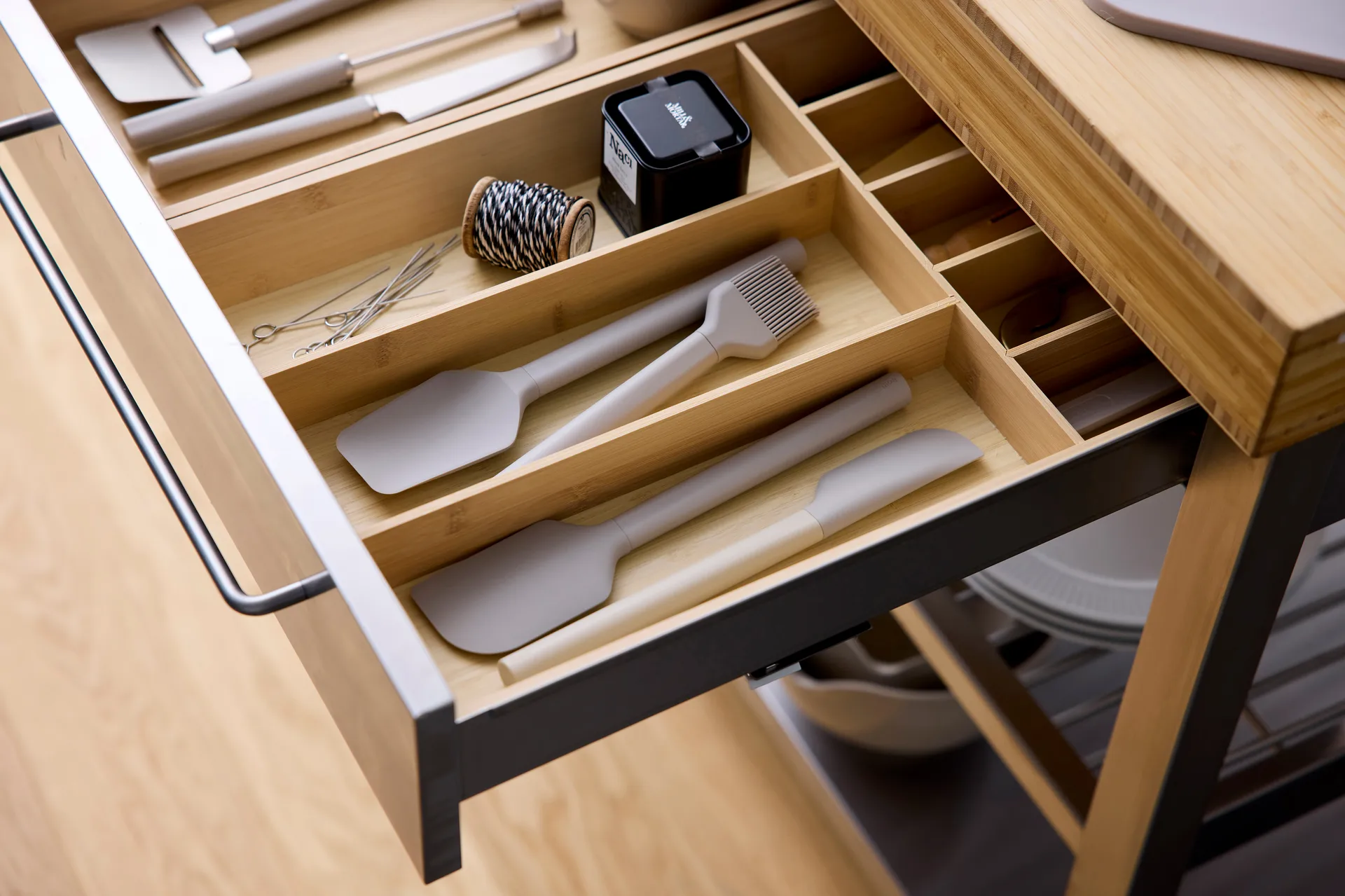 Wąska szpatułka Rosti Emma, Humus Rosti