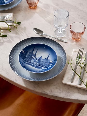 Bing & Grøndahl Collectibles talerz świąteczny 2023 - Christmas in Roskilde Ø18 cm - Royal Copenhagen