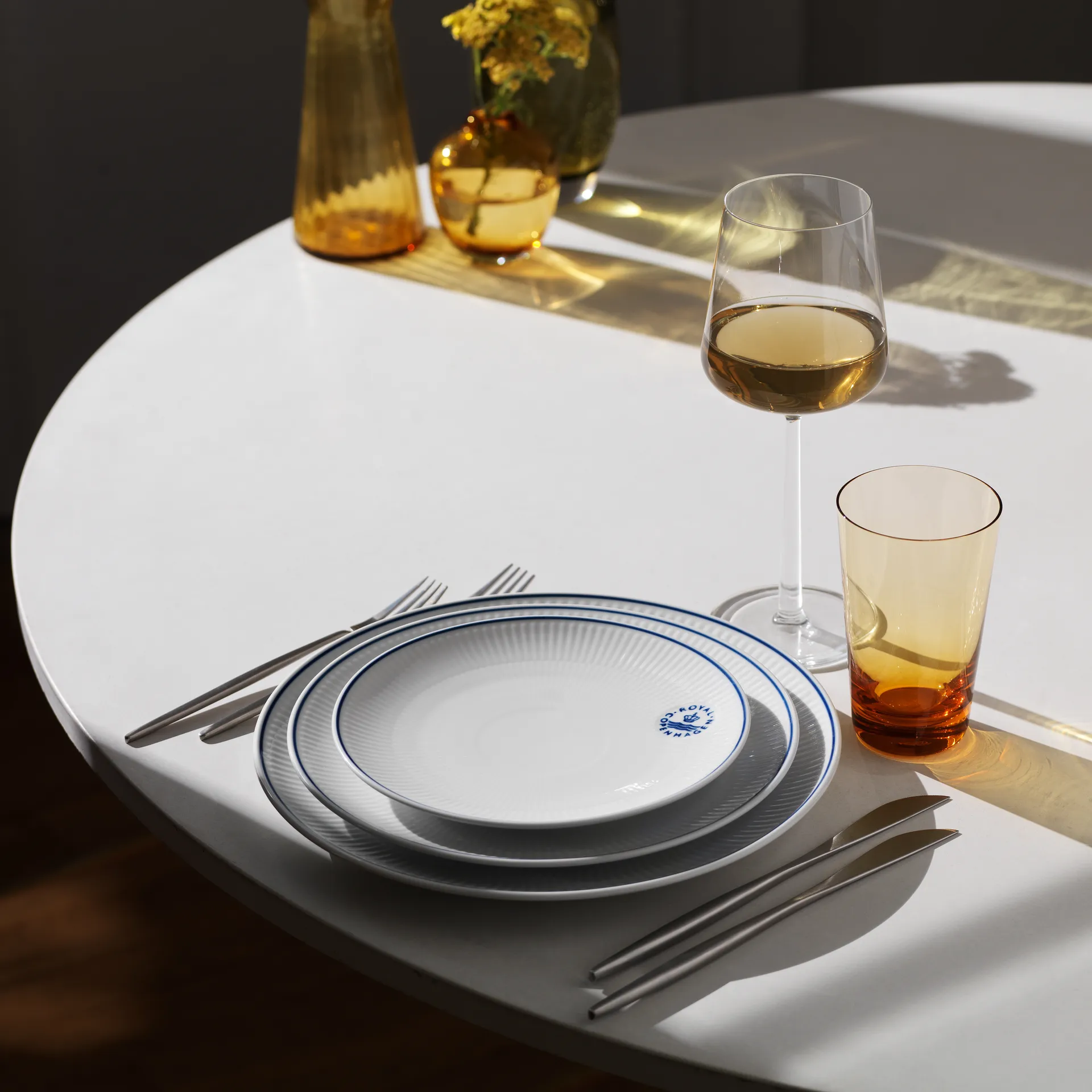 Blueline coupe talerz Ø19 cm, Biały-niebieski Royal Copenhagen