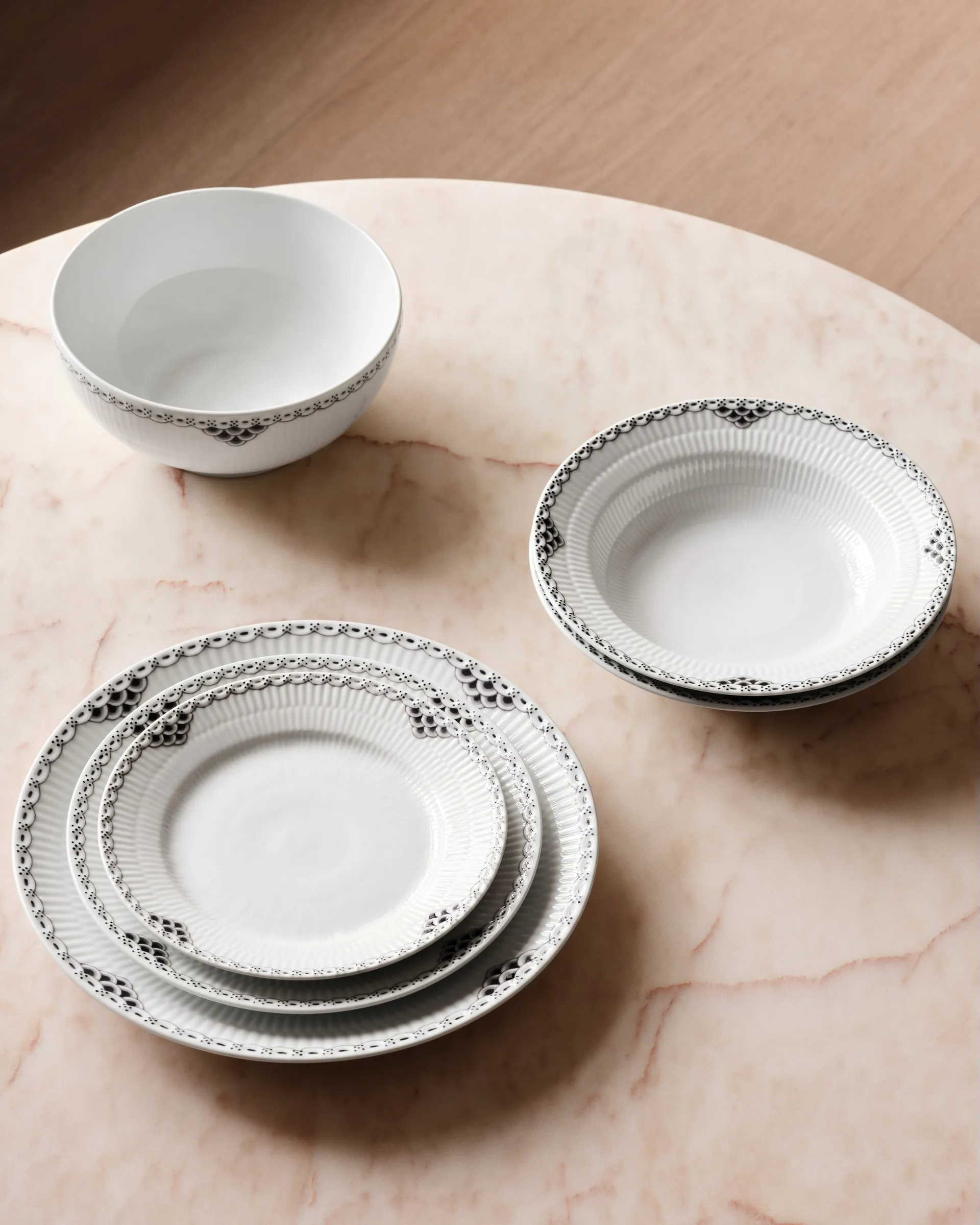 Talerz głęboki Black Lace, Ø21 cm Royal Copenhagen