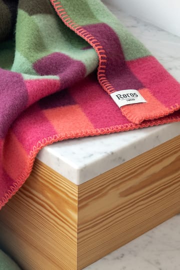Koc Åsmund 135x200 cm - Pink-green - Røros Tweed