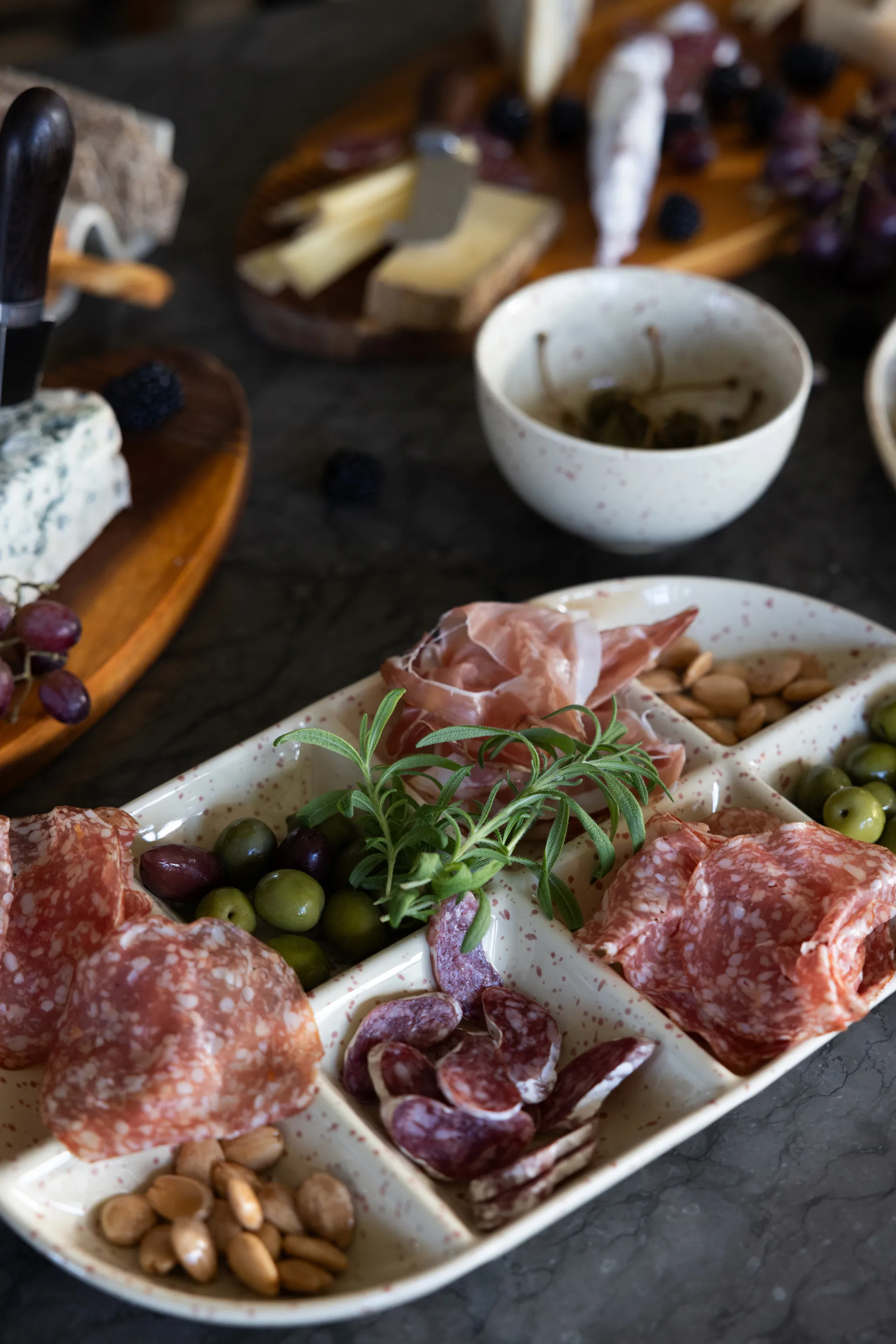 Duża taca do serwowania Ditte 20x36 cm, Beżowo-bordowy Sagaform