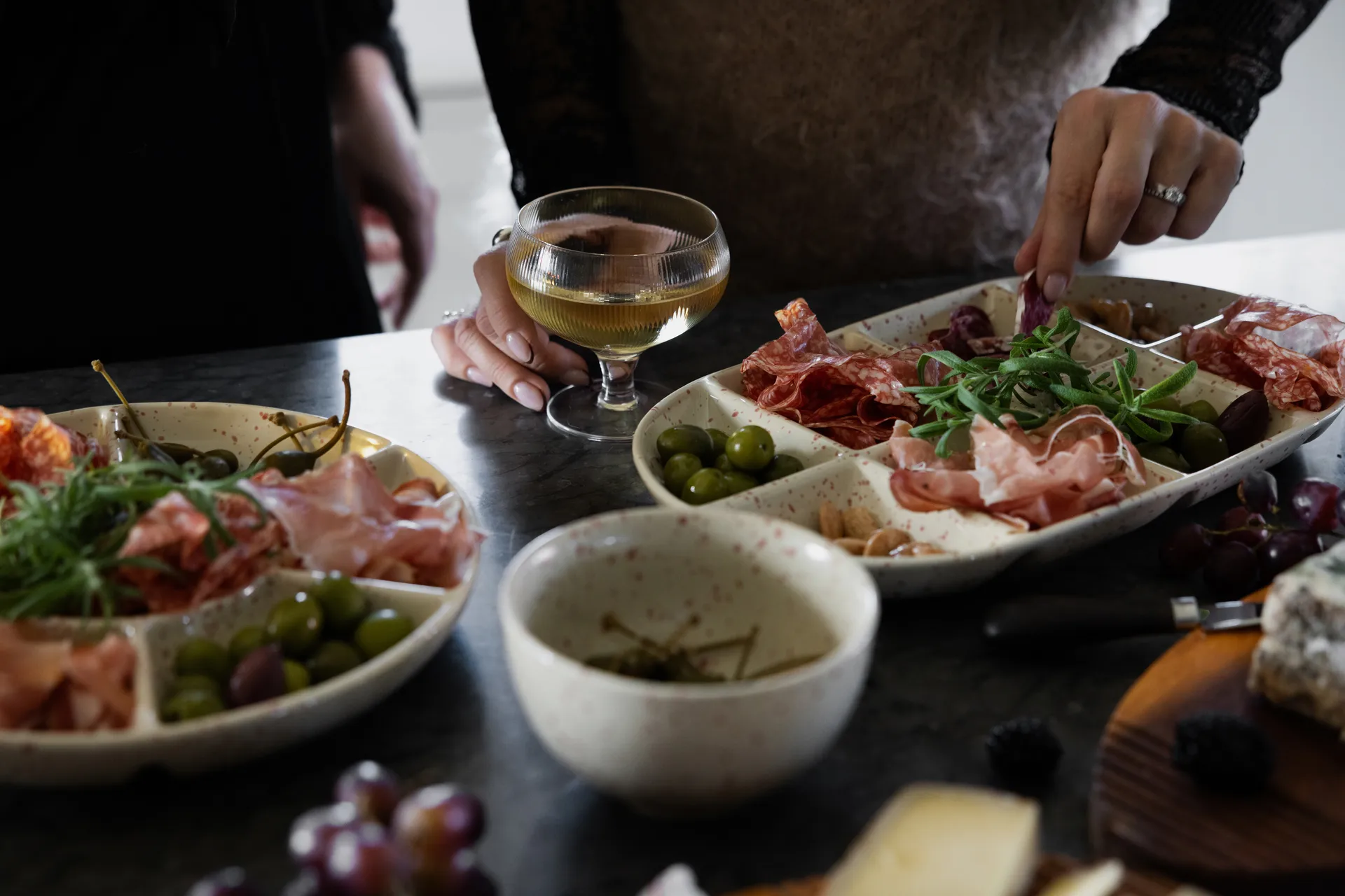 Duża taca do serwowania Ditte 20x36 cm, Beżowo-bordowy Sagaform