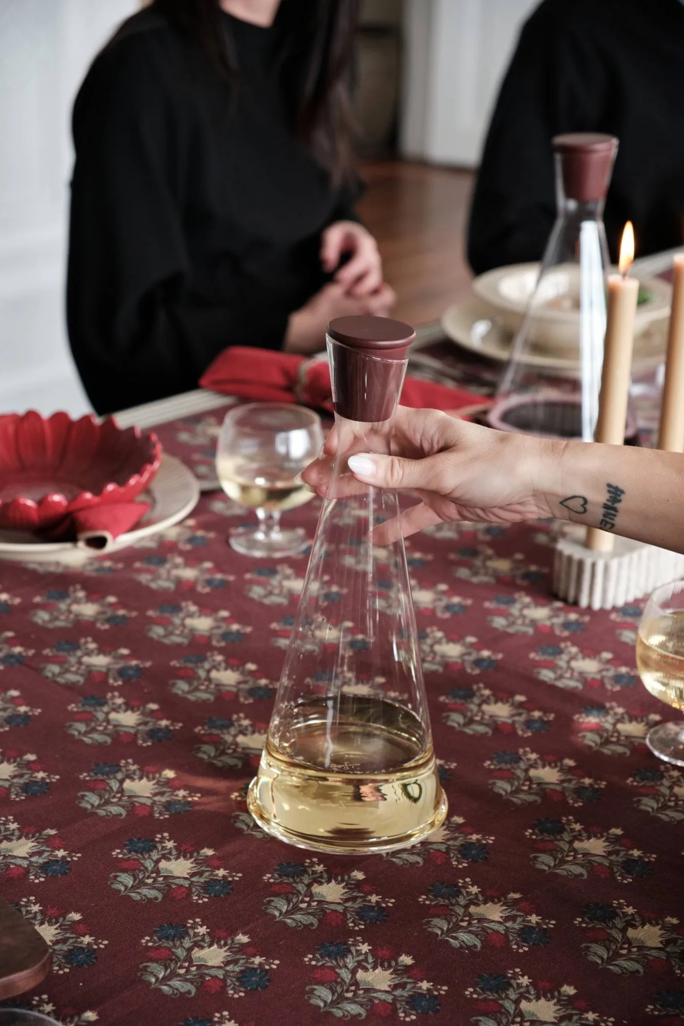 Karafka Gurken, Przezroczysto-ciemnoczerwony, 1,2 L Sagaform