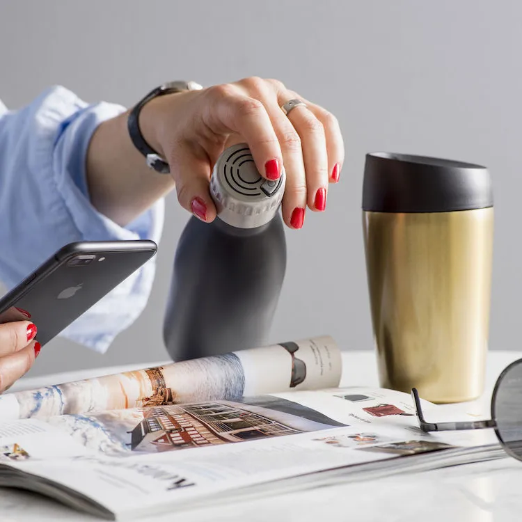 Kubek samochodowy Loke 24 cl, Złoto Sagaform