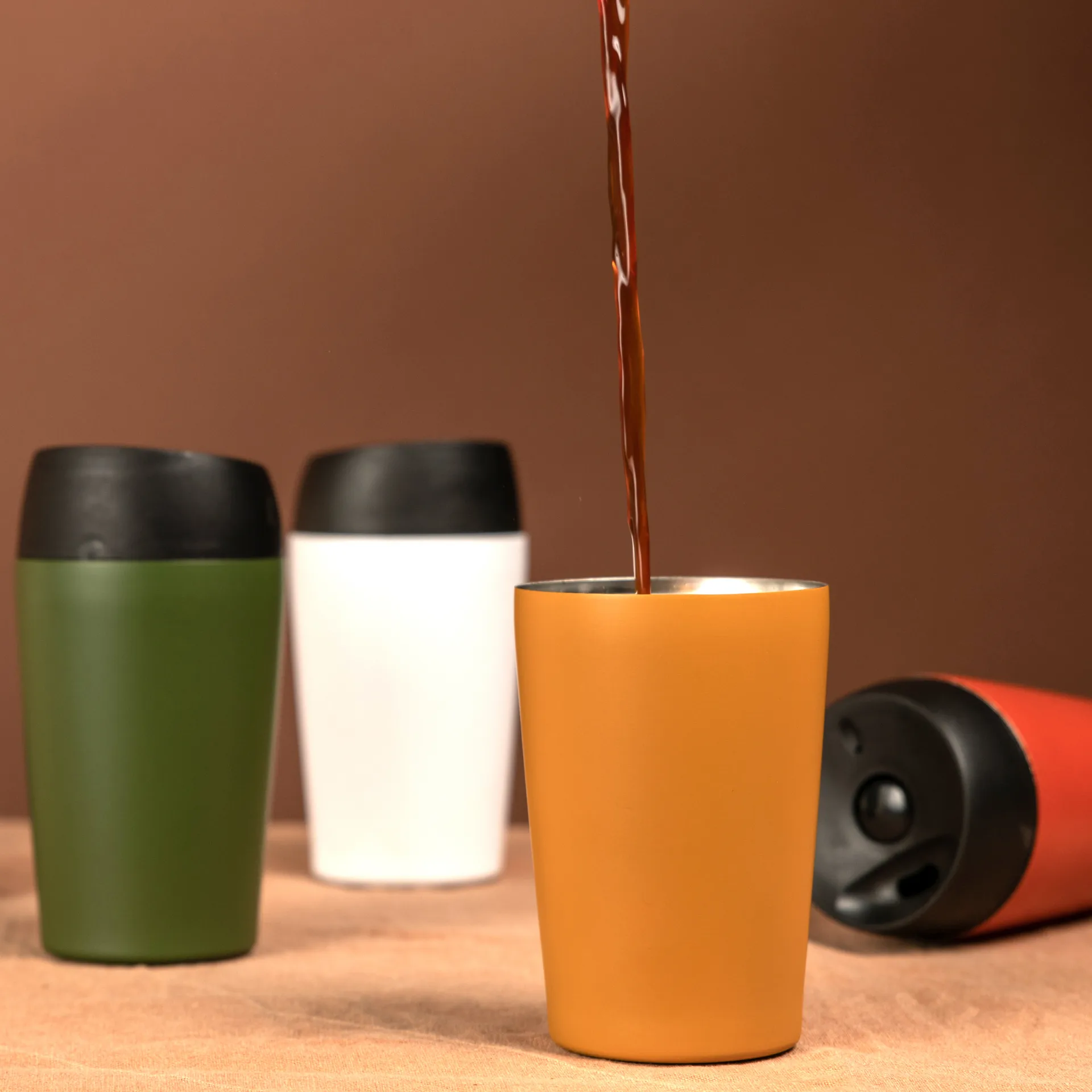 Loke kubek samochodowy 240 ml, Żółty Sagaform