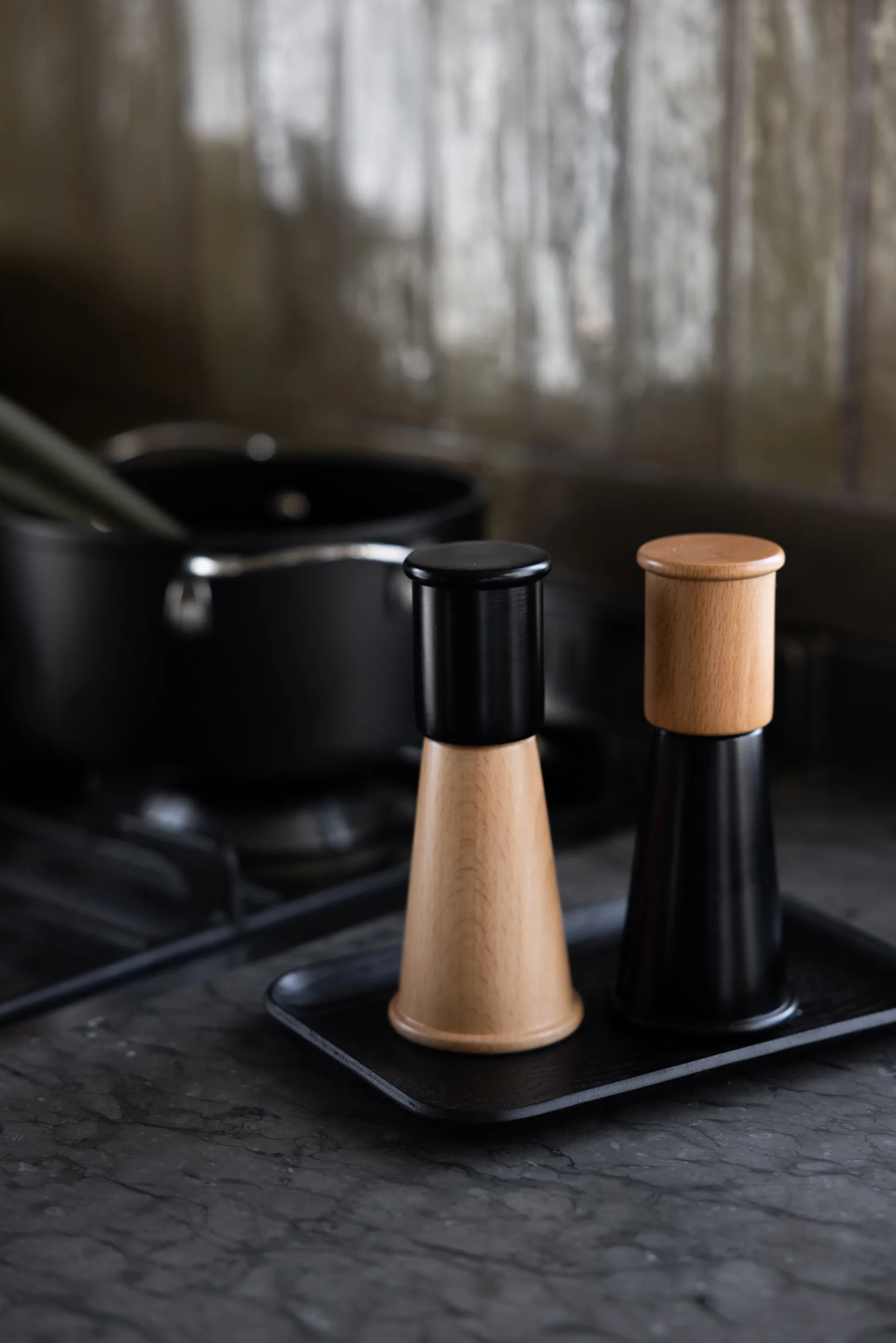 Młynek do soli i pieprzu Gurken mały 2 części, Czarno-brązowy Sagaform