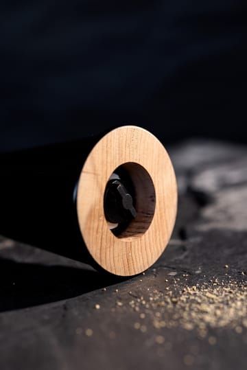 Młynek do soli i pieprzu Gurken średni 20,5 cm - Czarno-brązowy - Sagaform