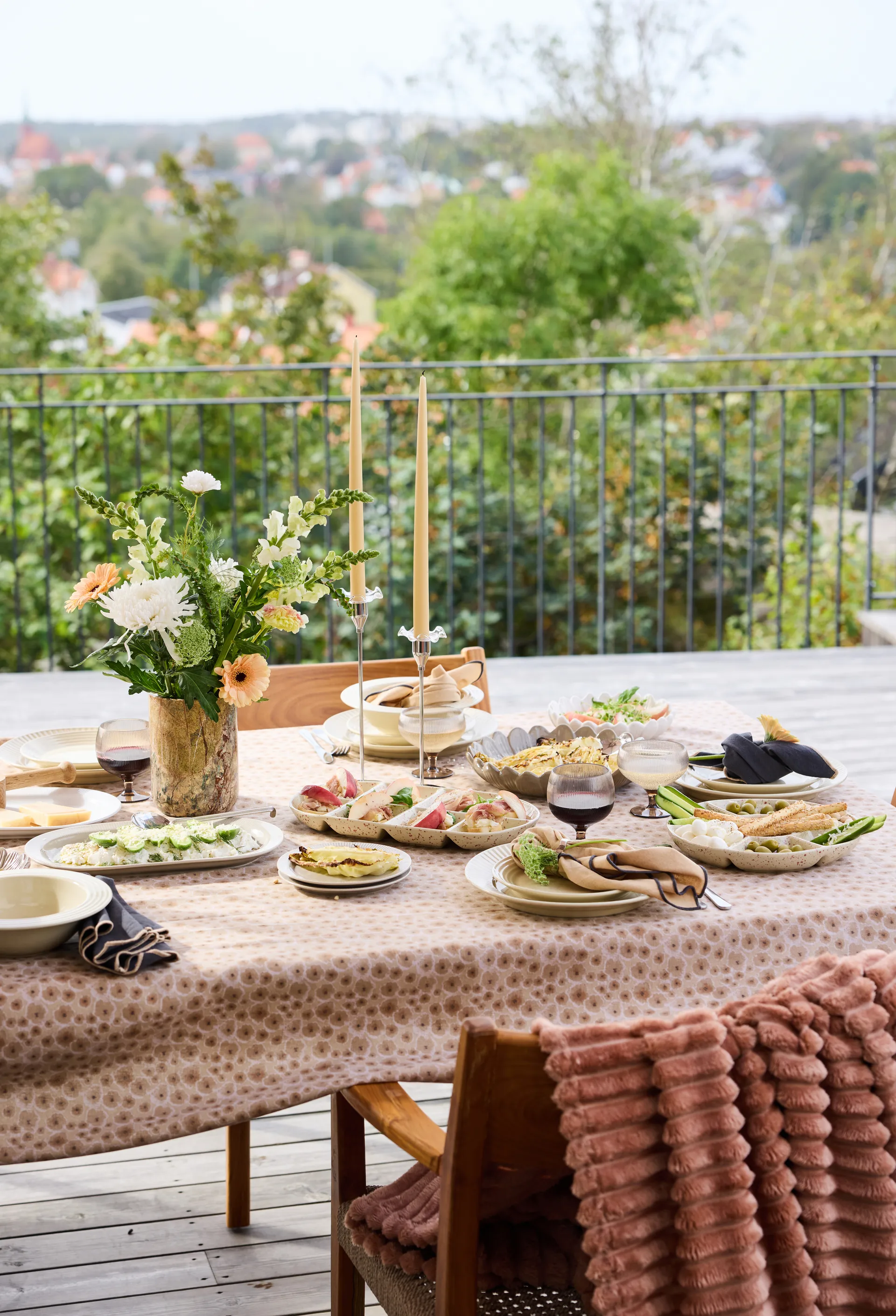 Obrus Edith 150x280 cm, Beżowy mix Sagaform