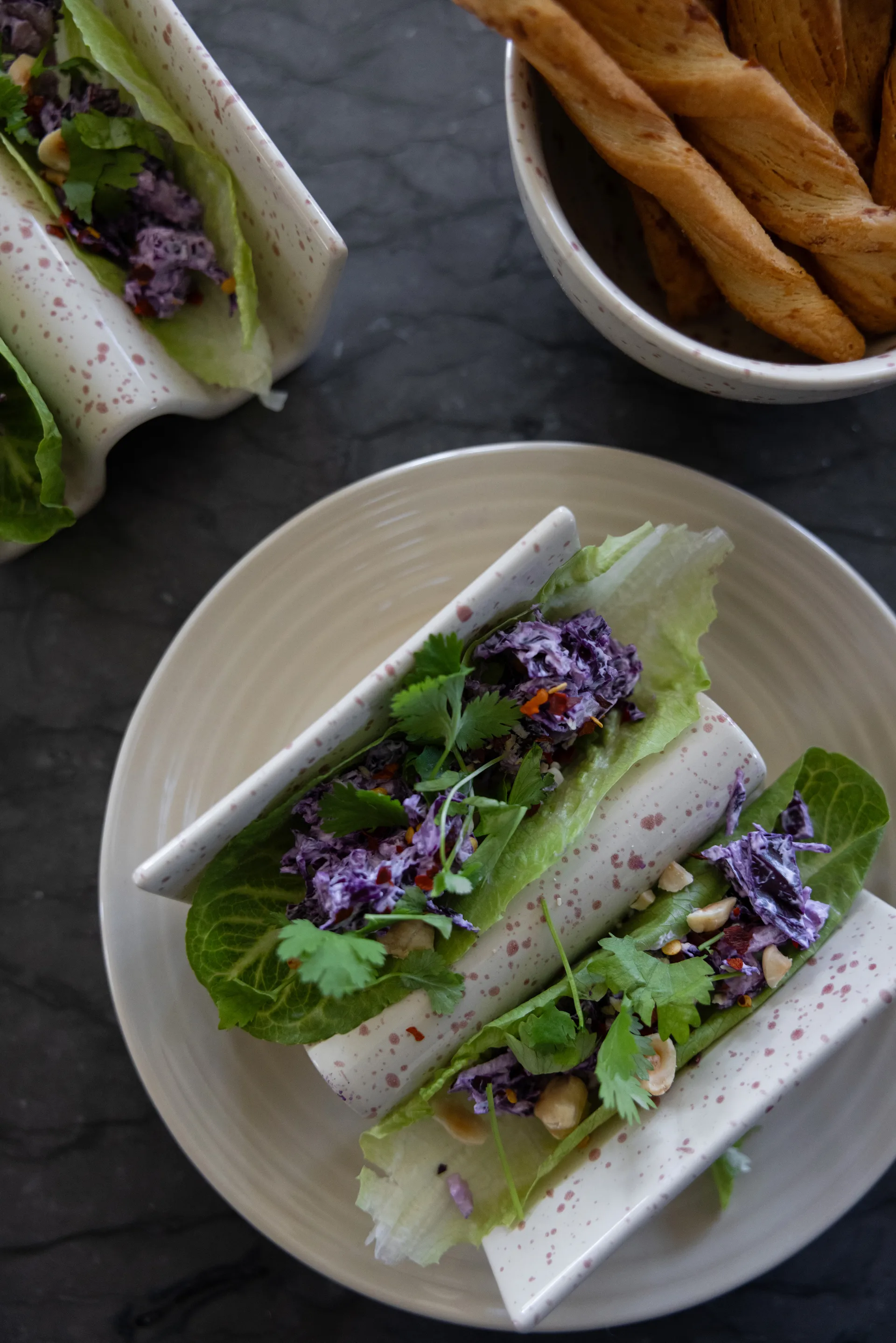 Stojak na tacos Ditte 2-pak, Beżowo-bordowy Sagaform