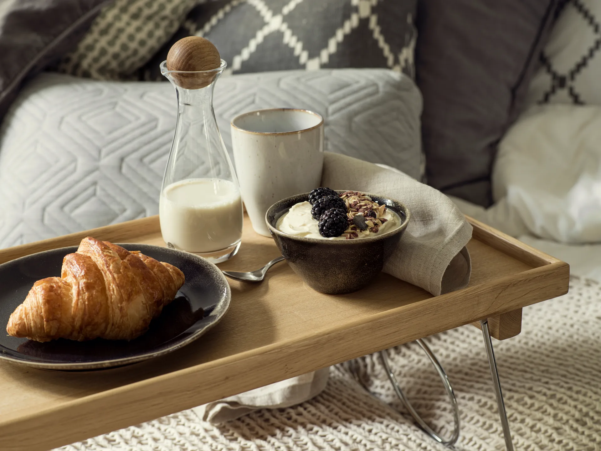 Stolik śniadaniowy Oval Nature, dąb Sagaform