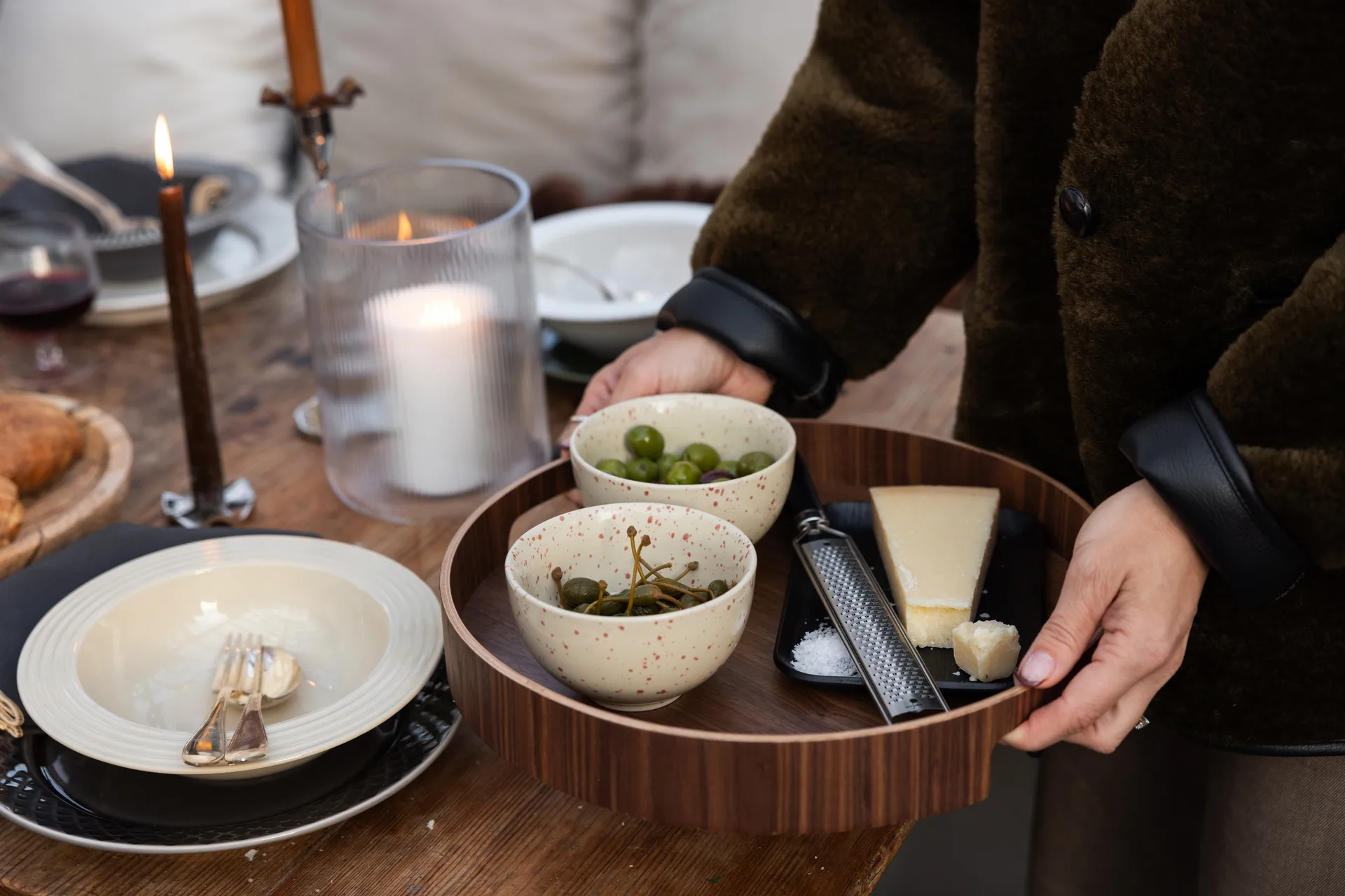 Taca okrągła Hanna Ø35 cm, Ciemnobrązowy Sagaform