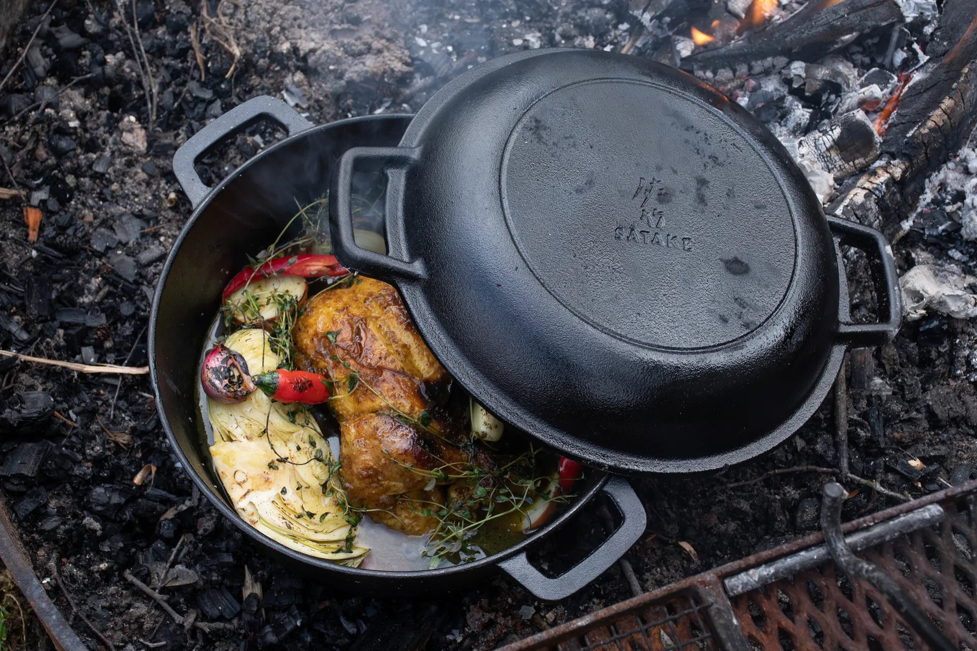 Garnek żeliwny z pokrywką, Ø26 cm Satake