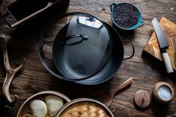 Głęboka patelnia Satake z lekkiego żeliwa - 30 cm - Satake